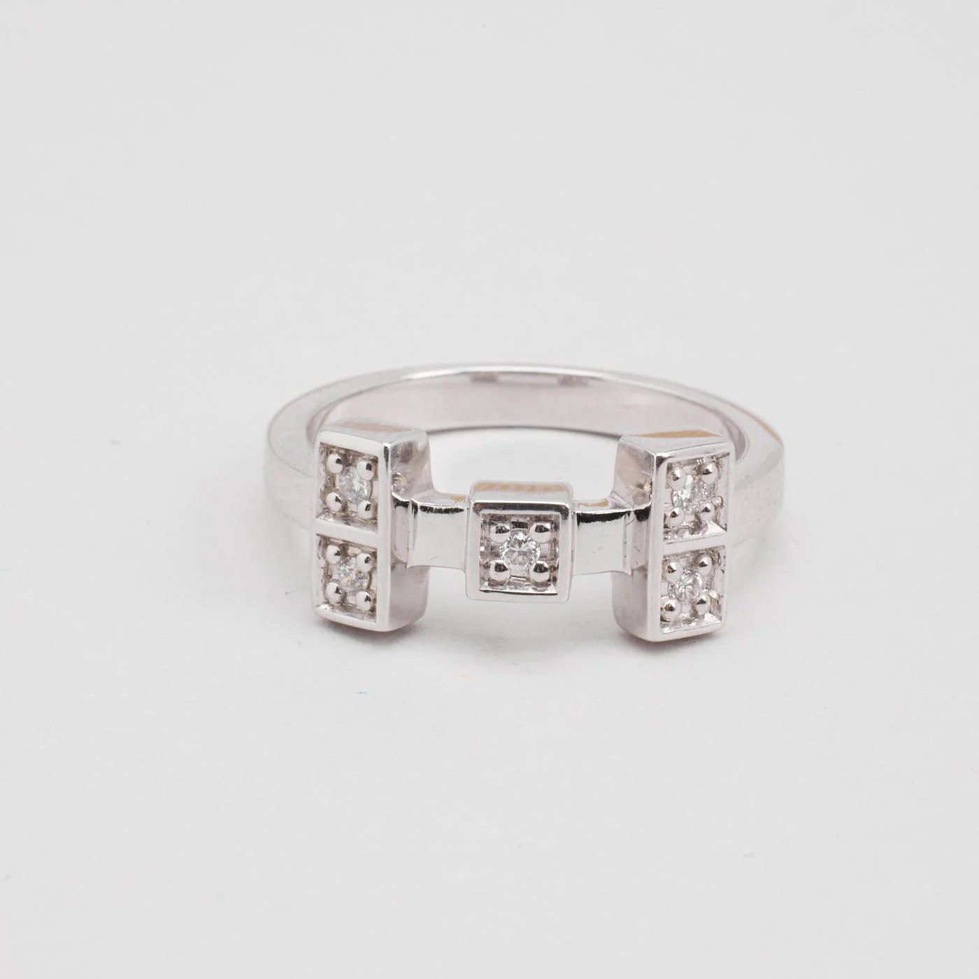 Geometrisk ring med diamant (0.075 ct) i 14K vitt guld strl. 17.2 / strl. 54 - Image 3