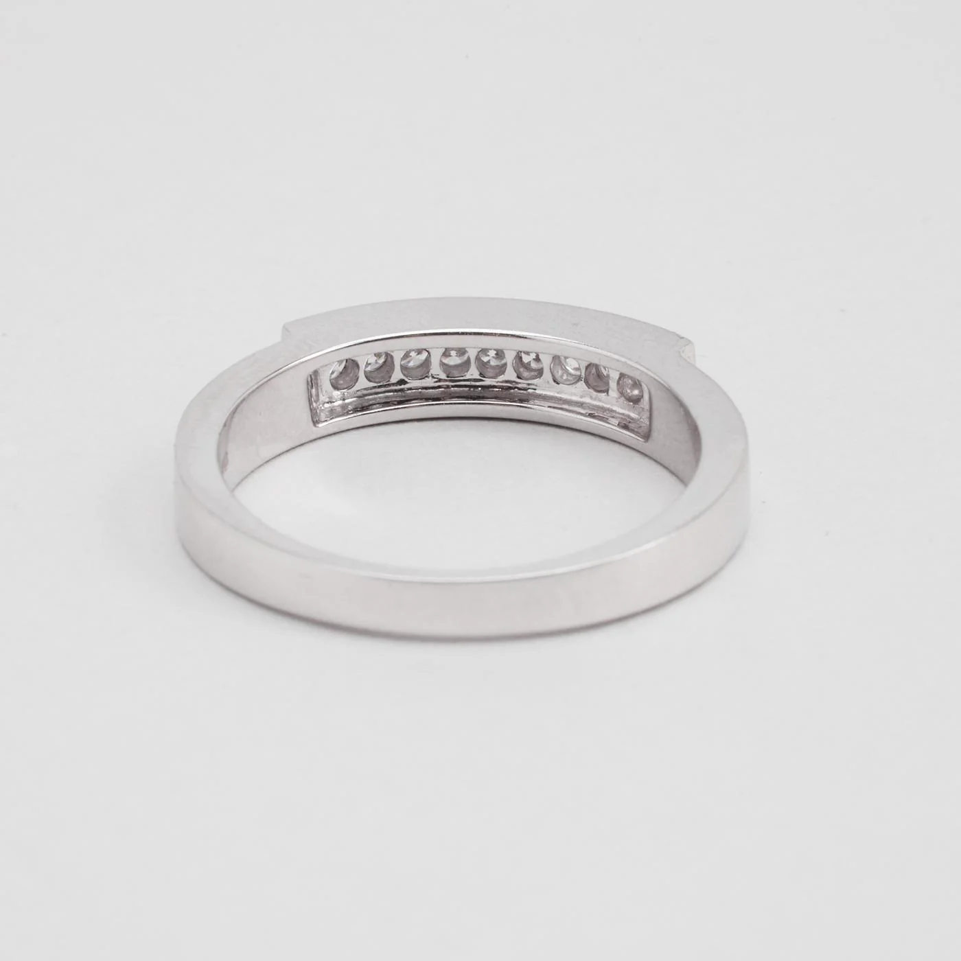 Alliansring med diamant (0.135 ct) i 14K vitt guld strl. 17.2 / strl. 54 - Image 4
