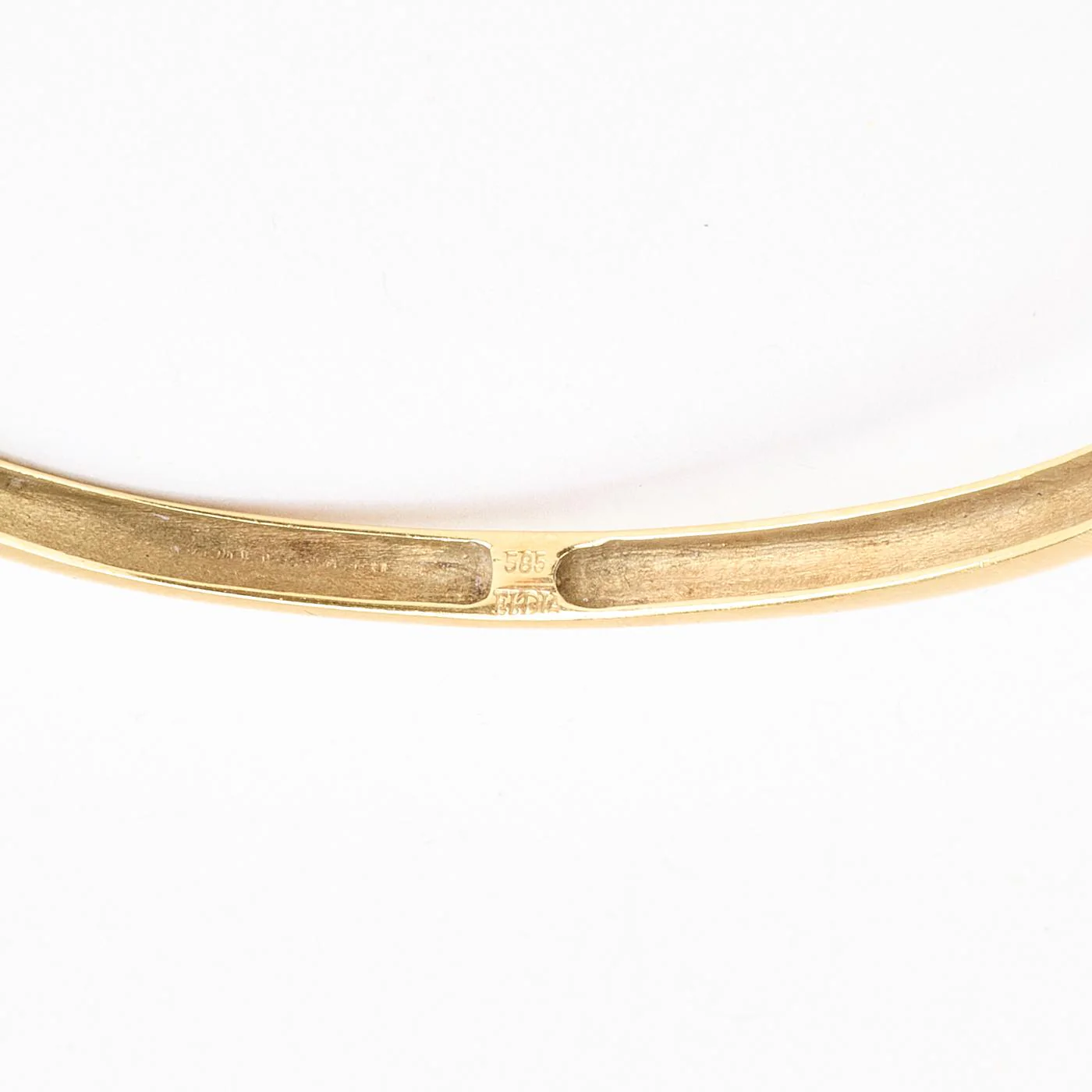 Armring med lås med diamant (0.9 ct) i 14K guld och vitt guld, 5.7 cm, 16 g - Image 5
