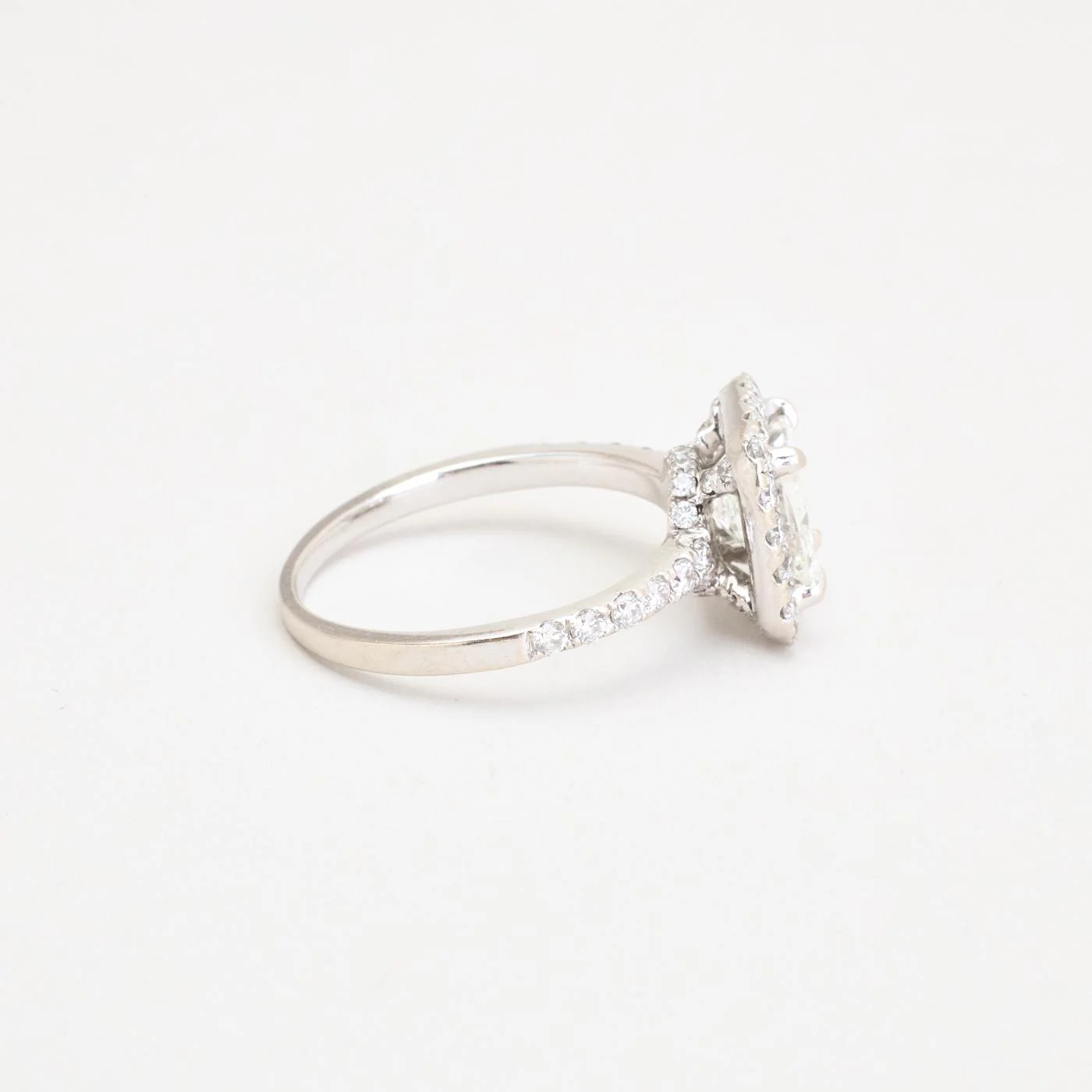 Haloring med diamant (1 ct) i 18K vitt guld strl. 16.9 / strl. 53 - Image 2