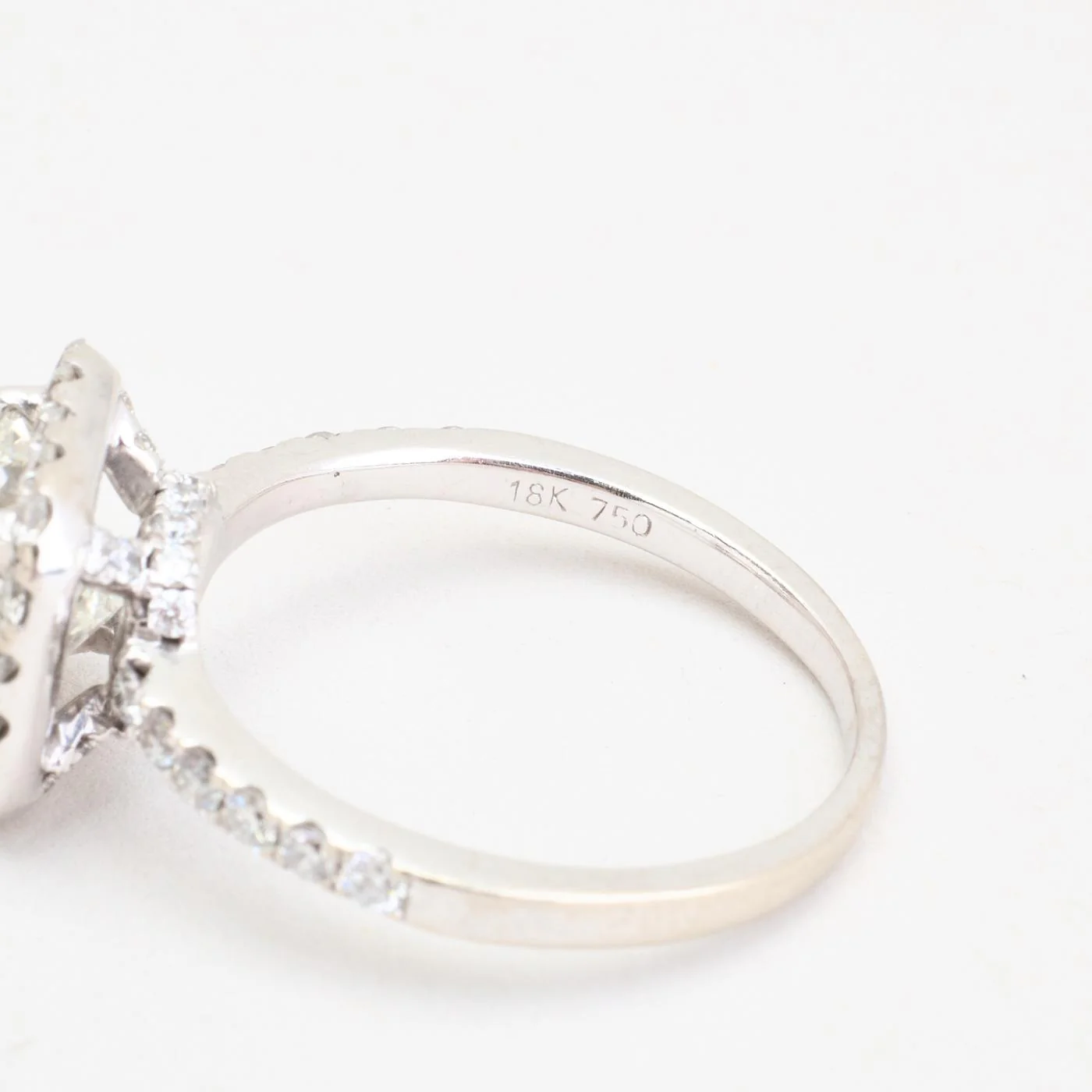 Haloring med diamant (1 ct) i 18K vitt guld strl. 16.9 / strl. 53 - Image 5