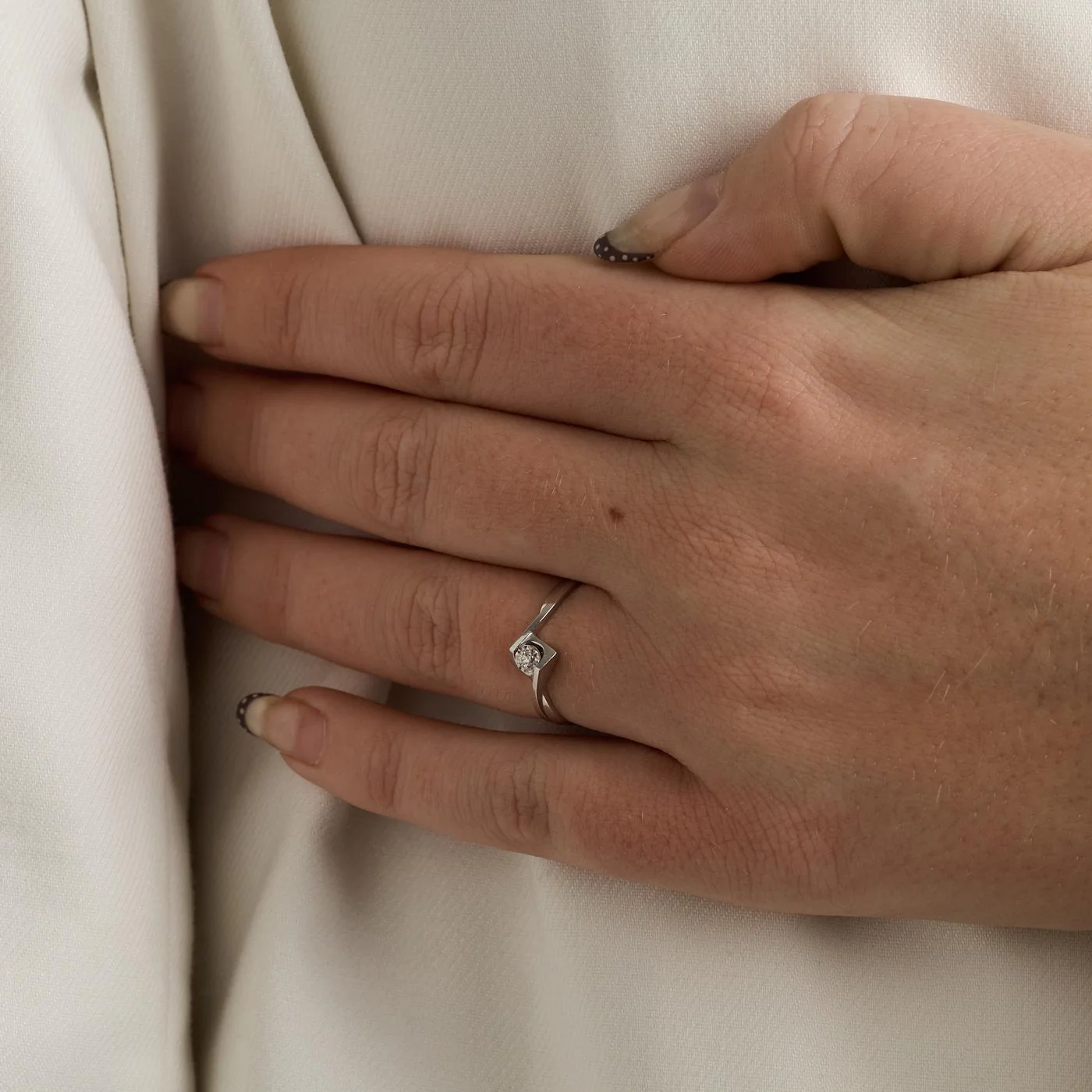 Calisto solitärring med diamant (0.17 ct) i 18K vitt guld strl. 16.9 / strl. 53 - Image 2