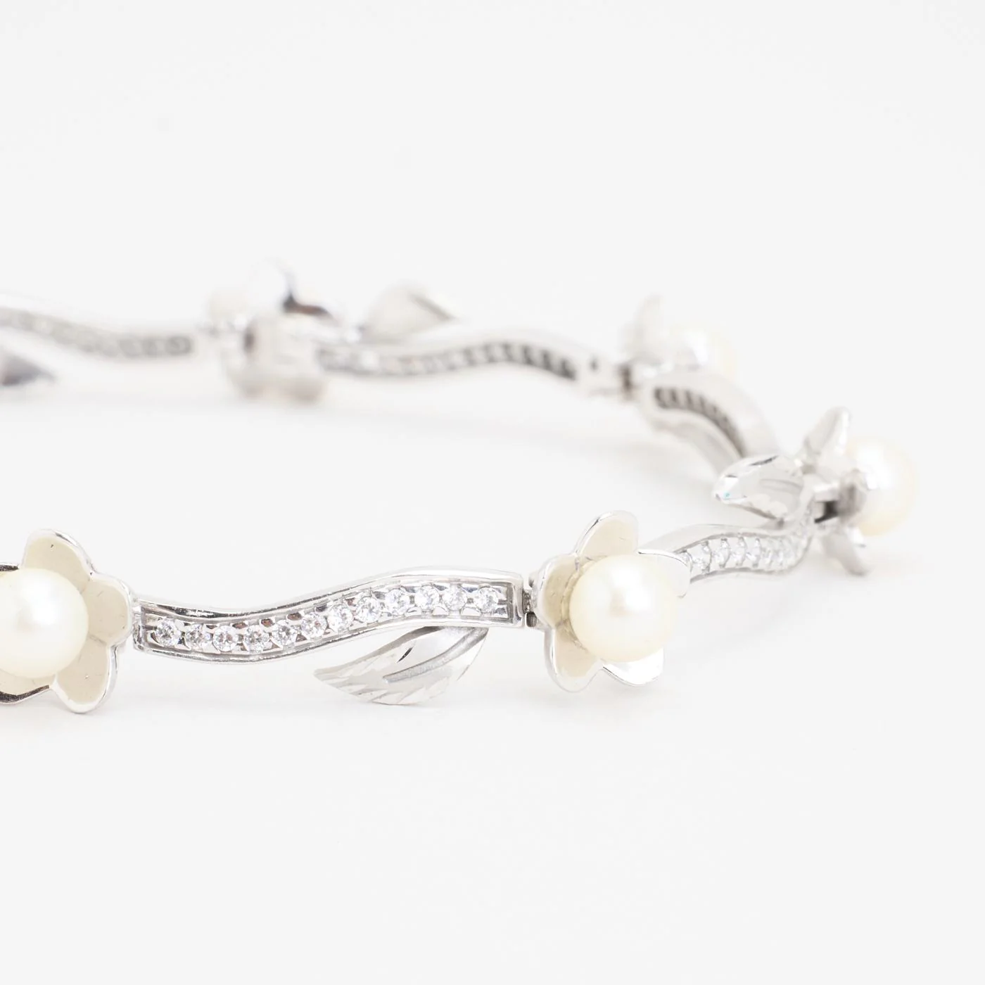 Armband i 14K vitt guld med pärlor och zirkonior, 19 cm, kasselås - Image 3