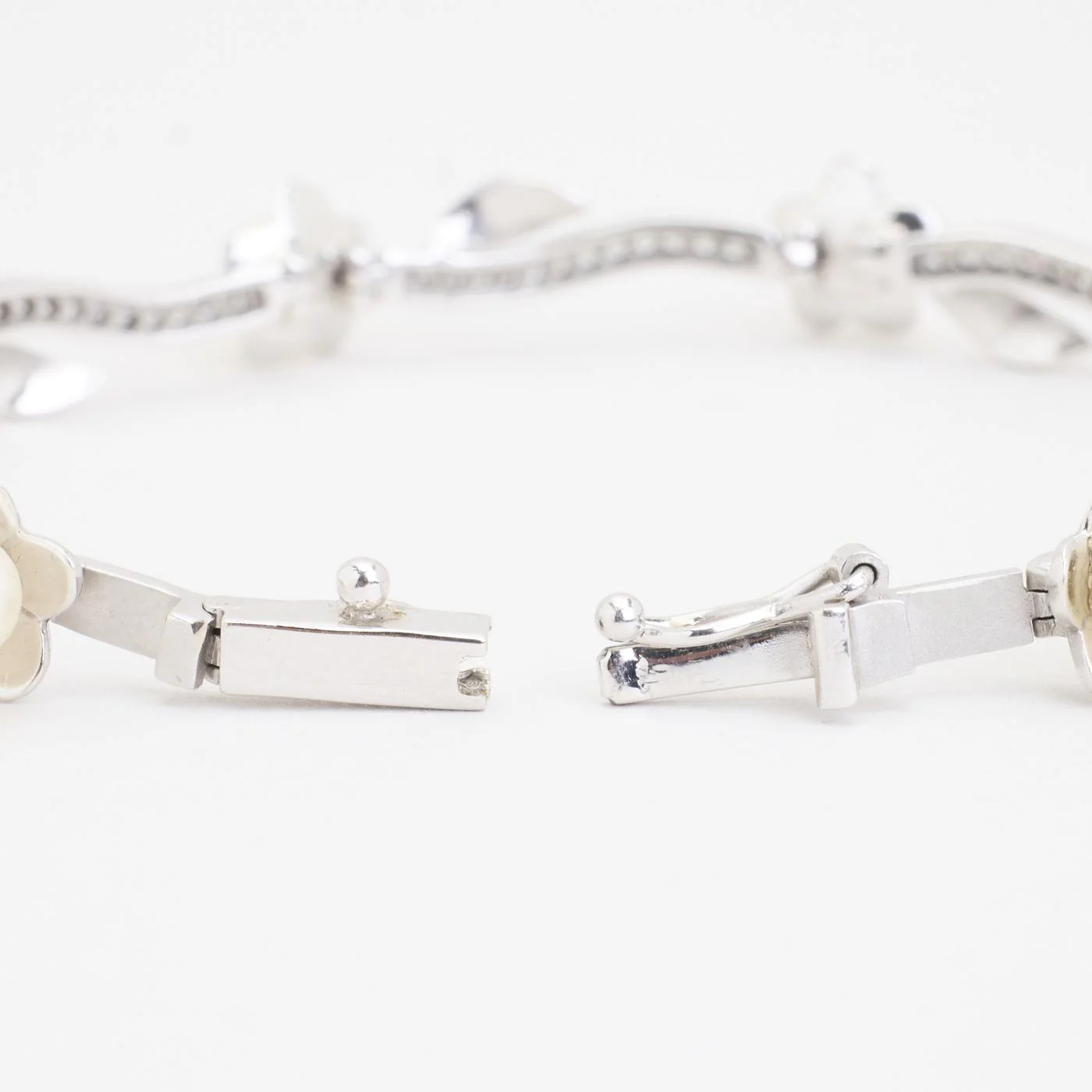 Armband i 14K vitt guld med pärlor och zirkonior, 19 cm, kasselås - Image 4