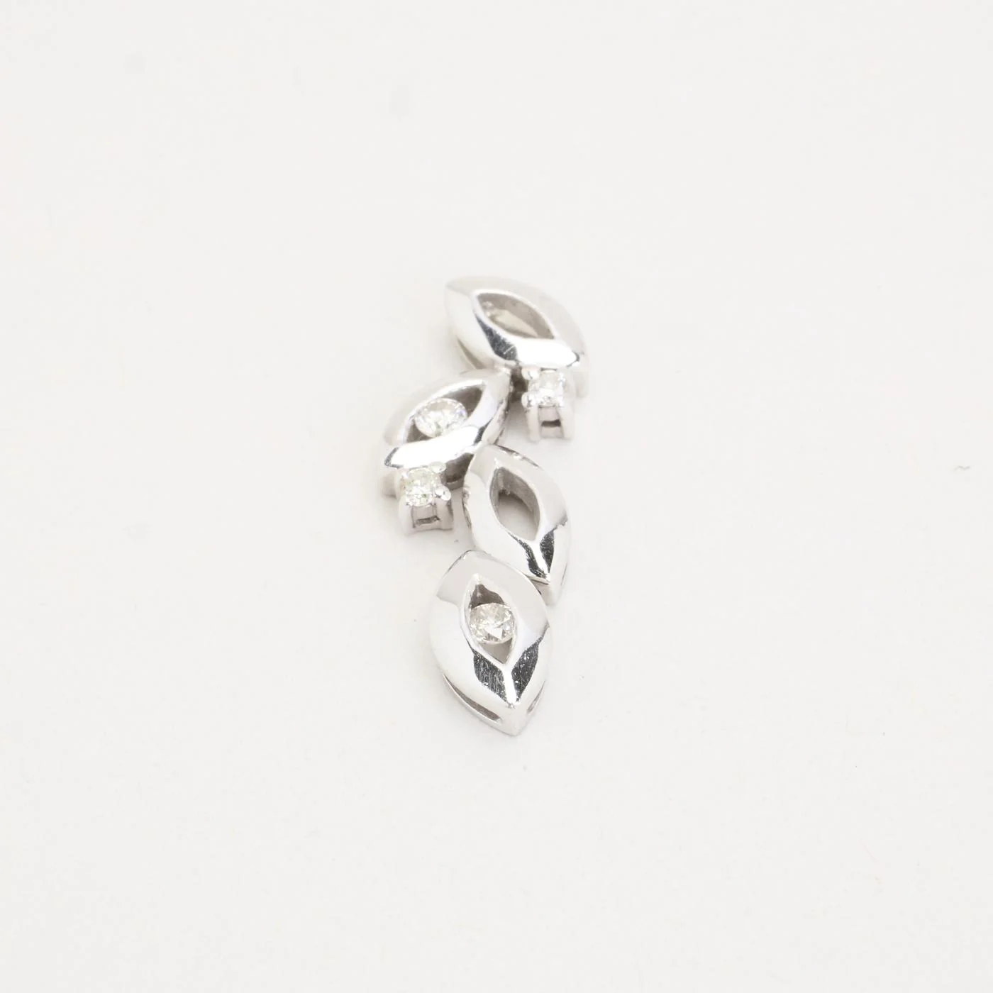 Hänge med diamant (0.13 ct) i 14K vitt guld, 2 cm, 1.46 g - Image 4