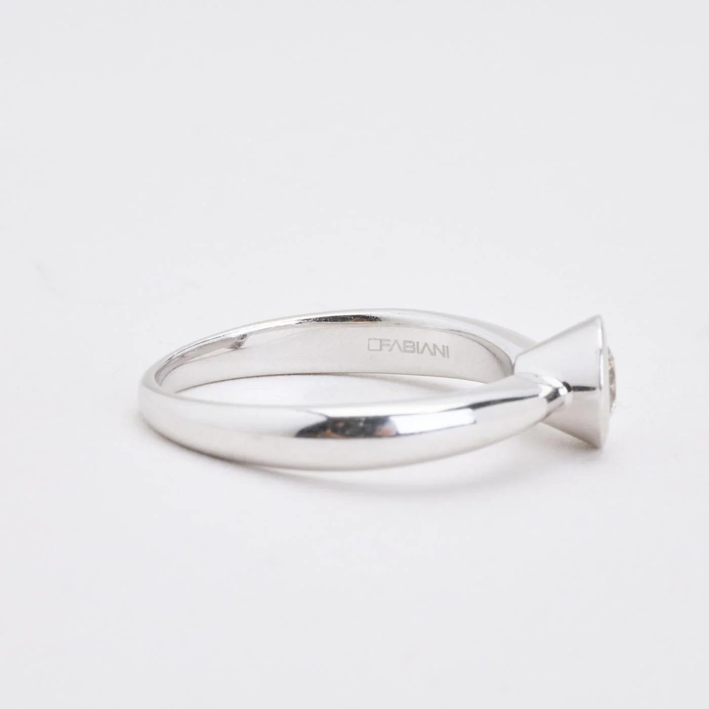 Fabiani solitärring i 14K vitt guld, med diamant (0,38 ct), Strl. 18.5 / Strl. 58 - Image 3