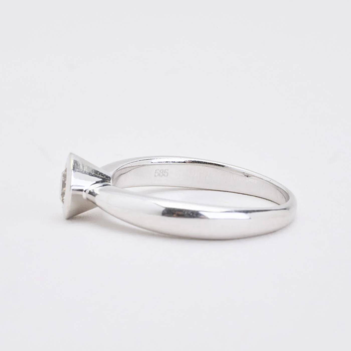 Fabiani solitärring i 14K vitt guld, med diamant (0,38 ct), Strl. 18.5 / Strl. 58 - Image 5