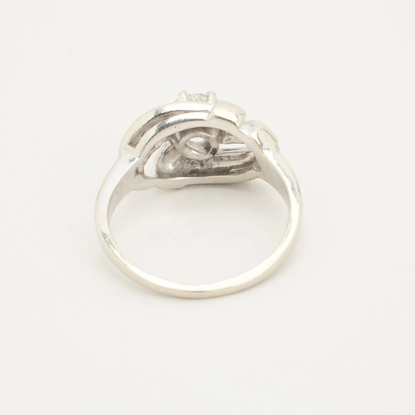 Solitärring med diamant (0.81 ct) i 14K vitt guld strl. 16.9 / strl. 53 - Image 3