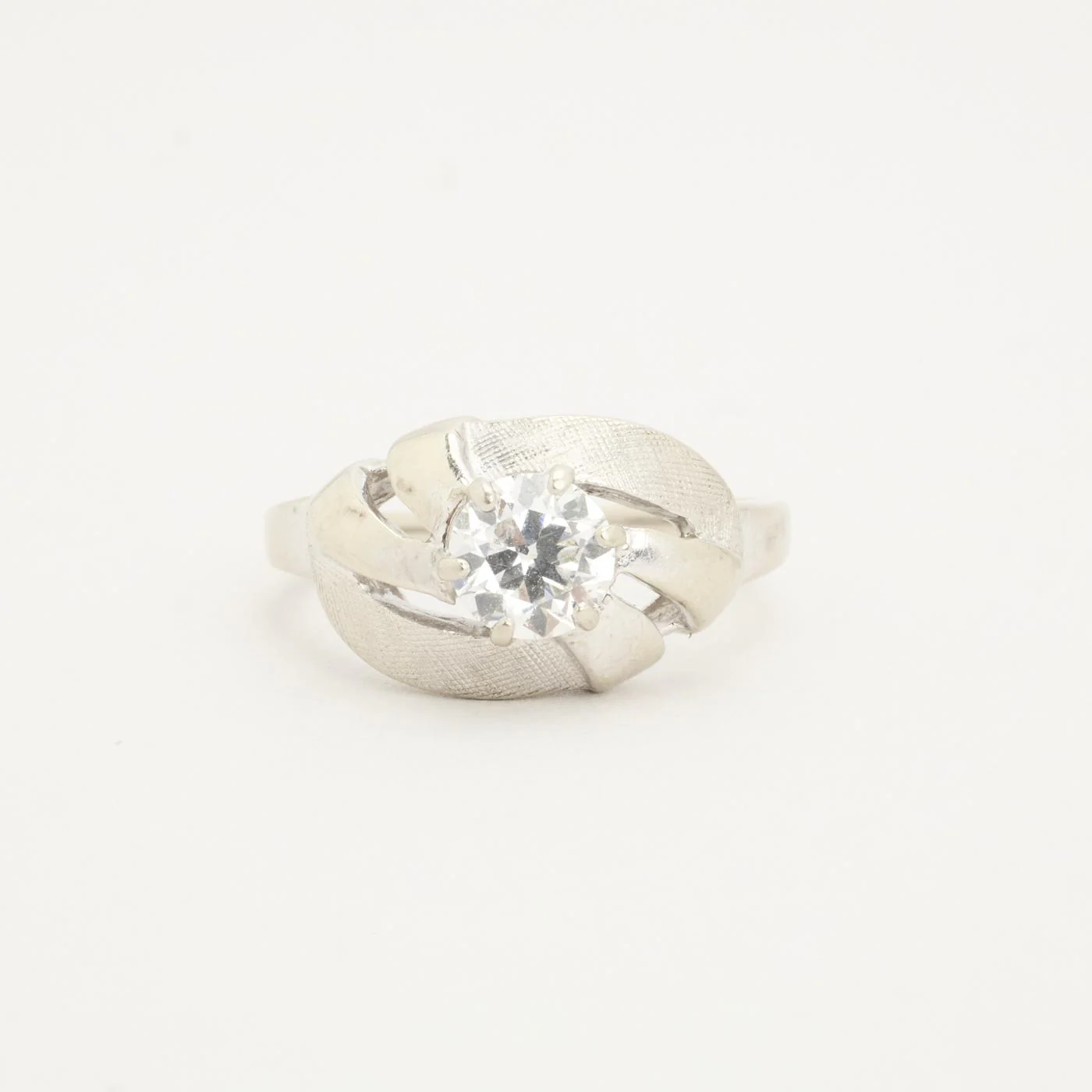 Solitärring med diamant (0.81 ct) i 14K vitt guld strl. 16.9 / strl. 53 - Image 5