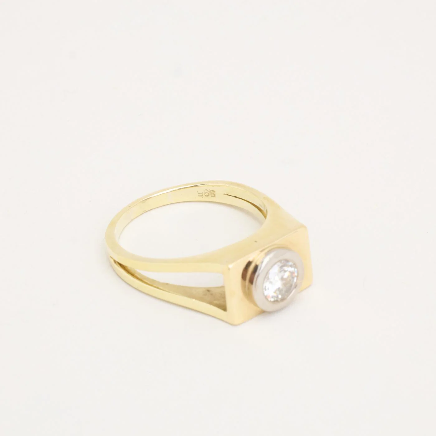 Solitärring i 14K guld med en diamant (0.51 ct), Strl. 17.5 / Strl. 55 - Image 3