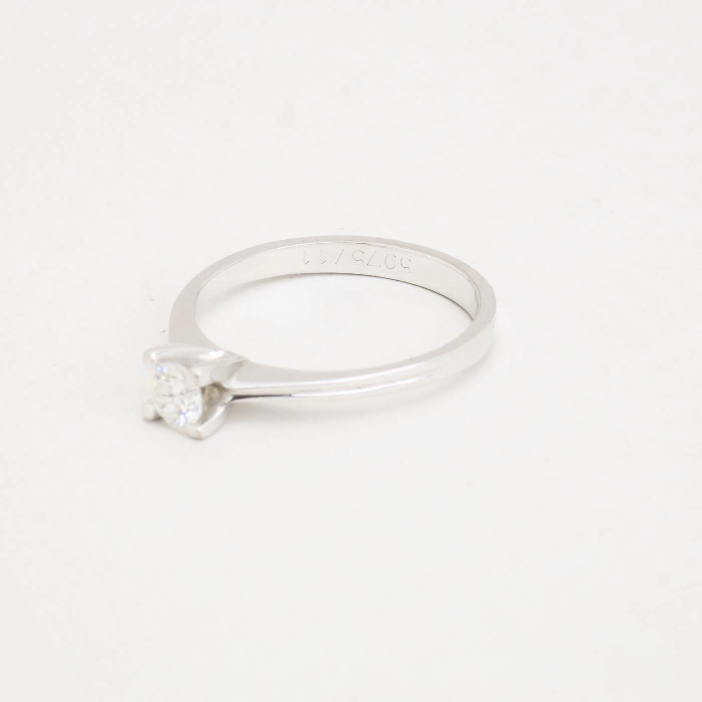 Solitärring i 14K vitt guld med diamant (0,24 ct), Strl. 16.9 / Strl. 53 - Image 3