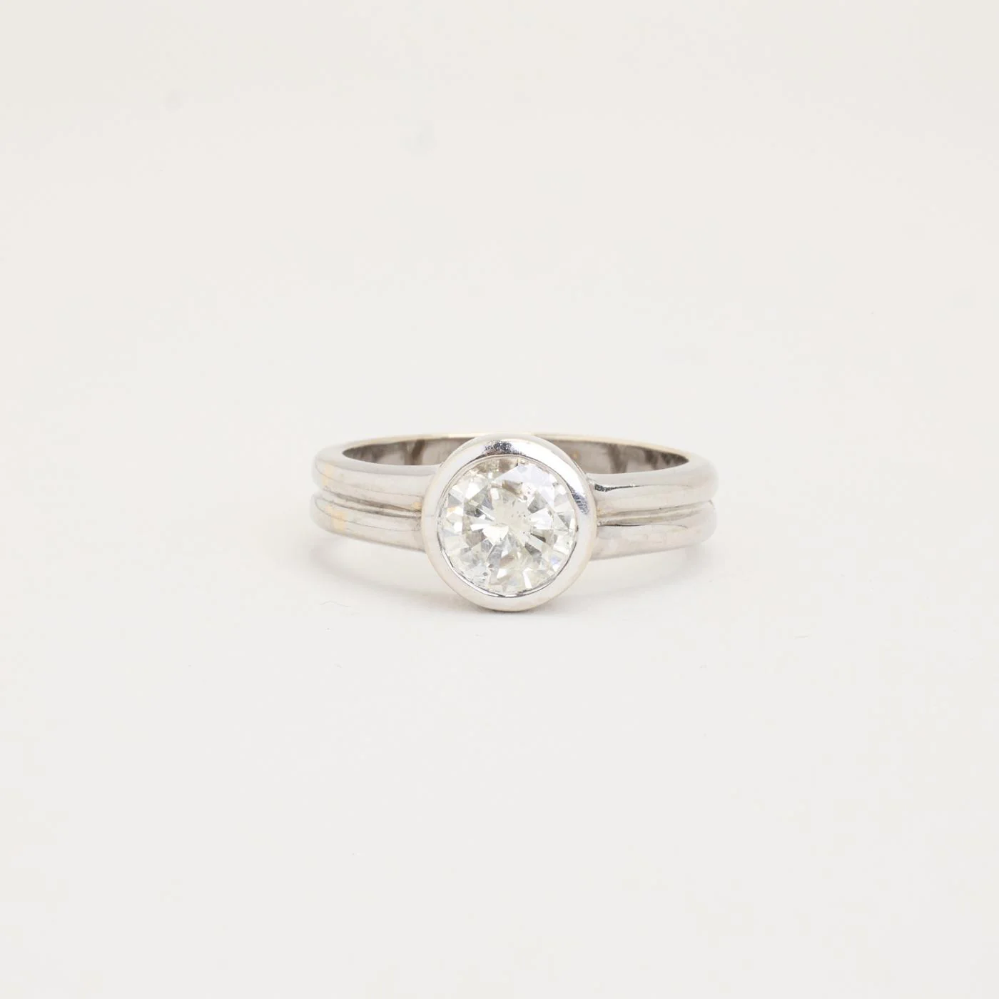 Solitärring med diamant (1.08 ct) i 14K vitt guld strl. 17.8 / strl. 56