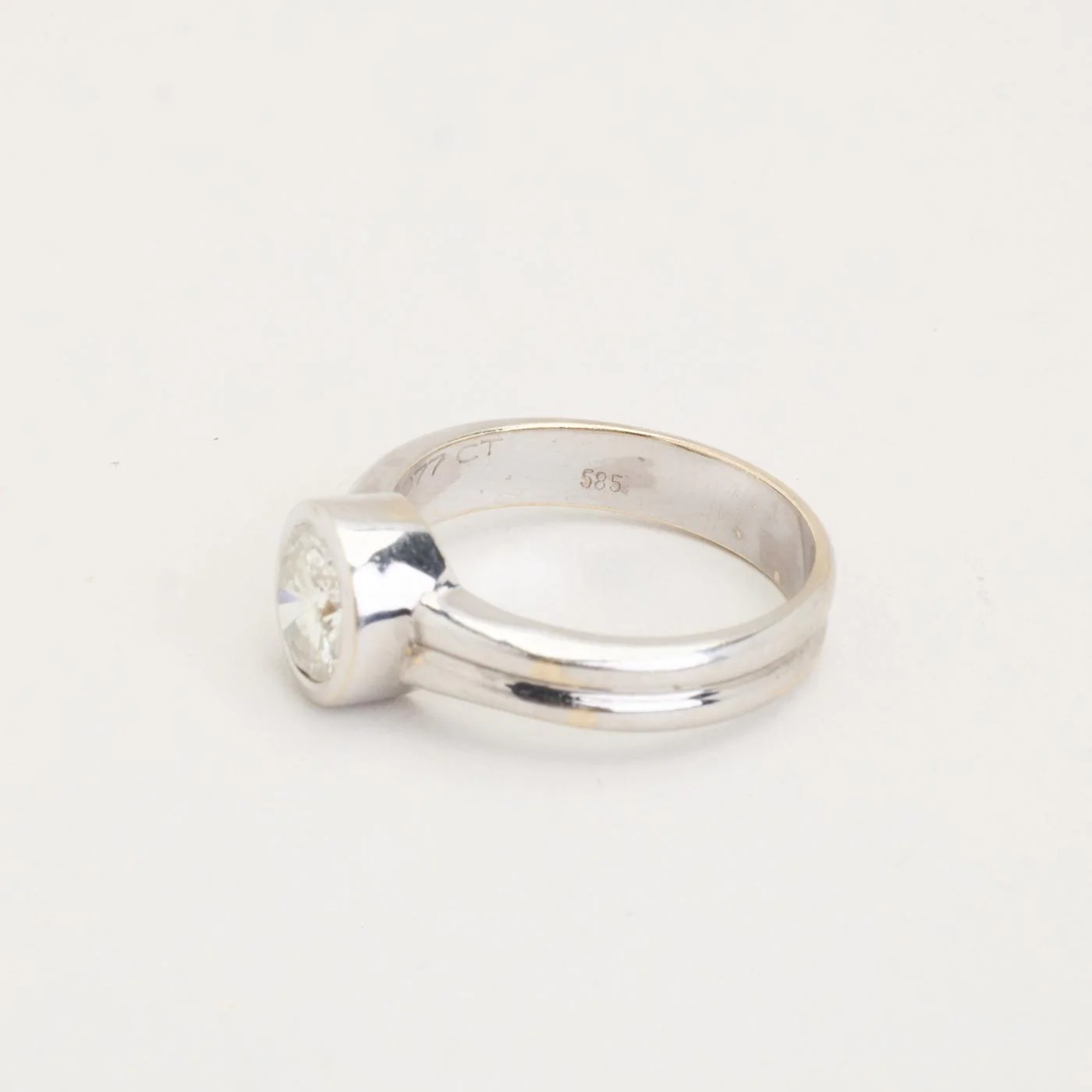 Solitärring med diamant (1.08 ct) i 14K vitt guld strl. 17.8 / strl. 56 - Image 6