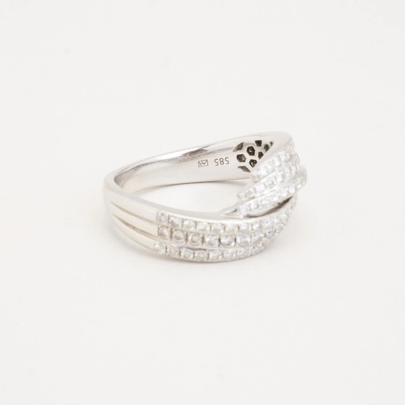 Crossoverring i 14K vitguld med diamanter (0.92 ct), Strl. 17.8 / Strl. 56 - Image 5