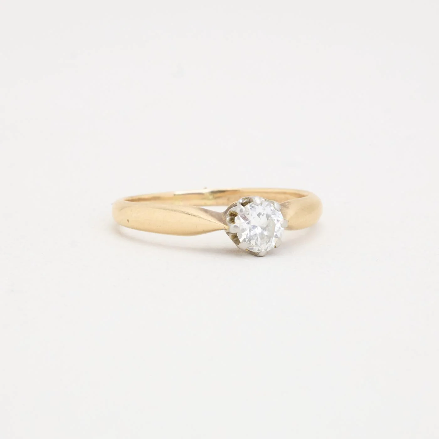 Solitärring i 14K gult och vitt guld med en diamant (0.46 ct), Strl. 17.8 - 18.1 / Strl. 56 - 57 - Image 3