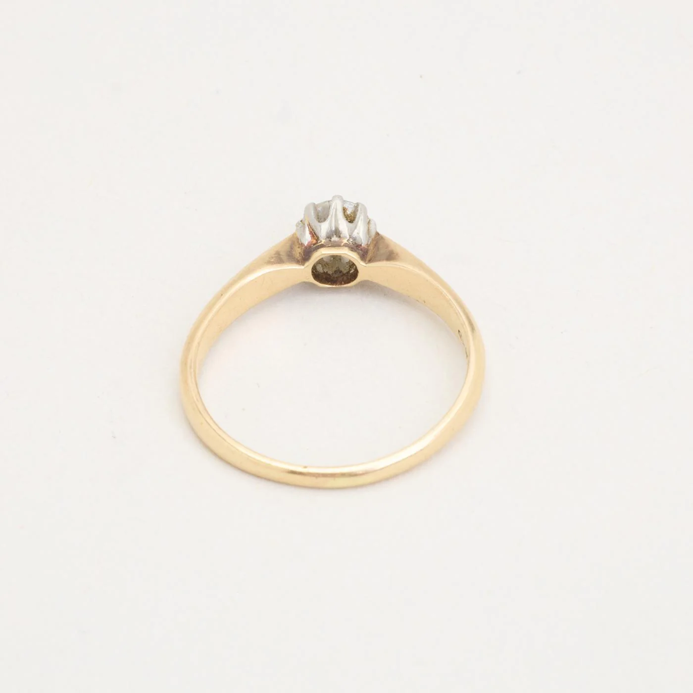 Solitärring i 14K gult och vitt guld med en diamant (0.46 ct), Strl. 17.8 - 18.1 / Strl. 56 - 57 - Image 4
