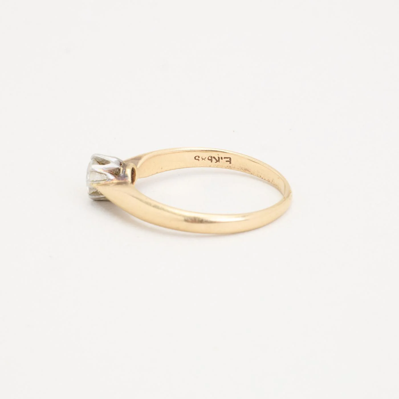 Solitärring i 14K gult och vitt guld med en diamant (0.46 ct), Strl. 17.8 - 18.1 / Strl. 56 - 57 - Image 5