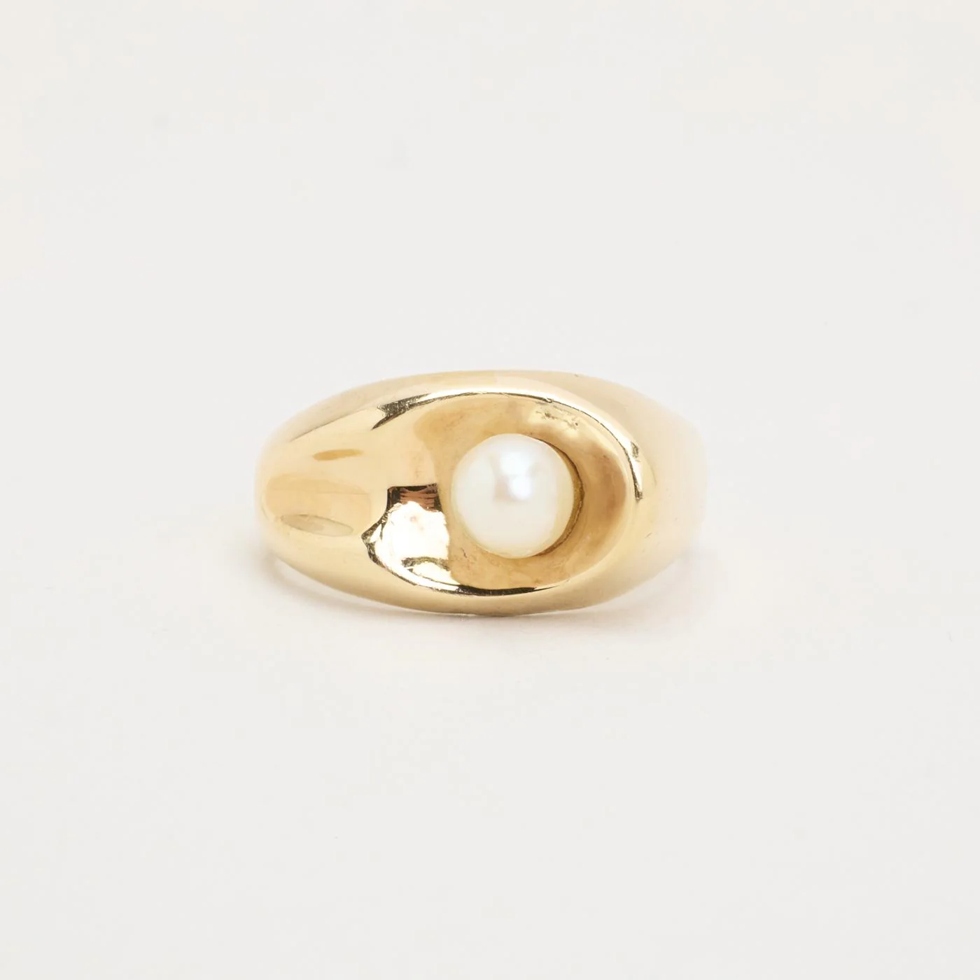 Modernistisk ring i 14K guld med vit pärla, Strl. 18.5 / Strl. 58 - Image 4