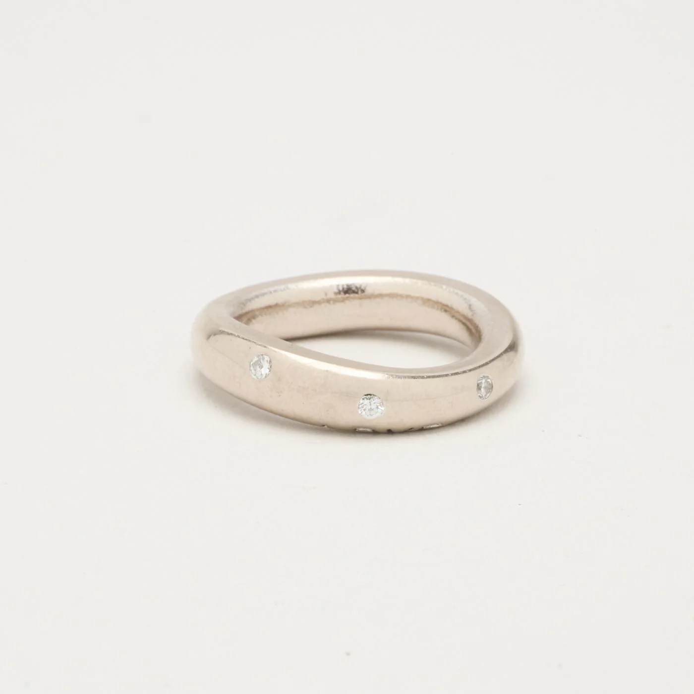 Ole Lynggaard Love 4 band med diamant (0.05 ct) i 18K vitt guld strl. 16.6 / strl. 52