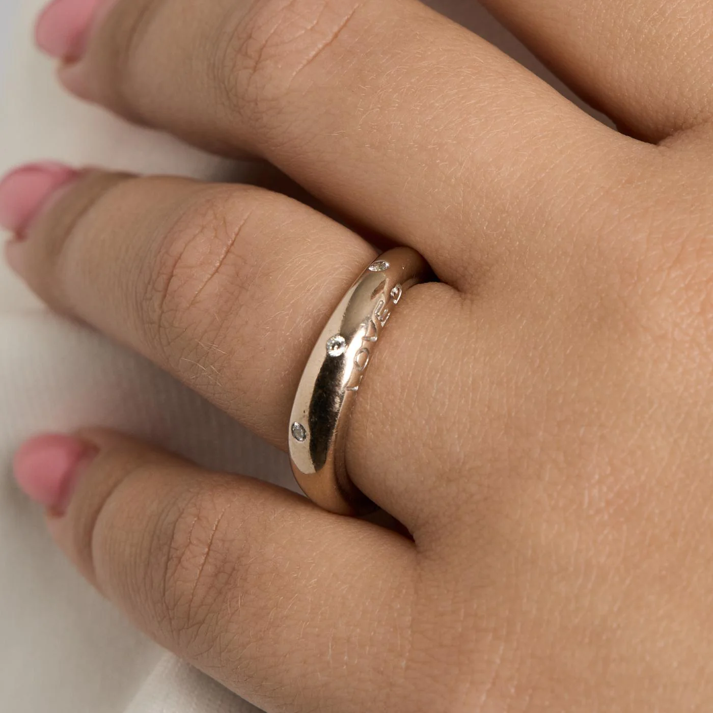 Ole Lynggaard Love 4 band med diamant (0.05 ct) i 18K vitt guld strl. 16.6 / strl. 52 - Image 2