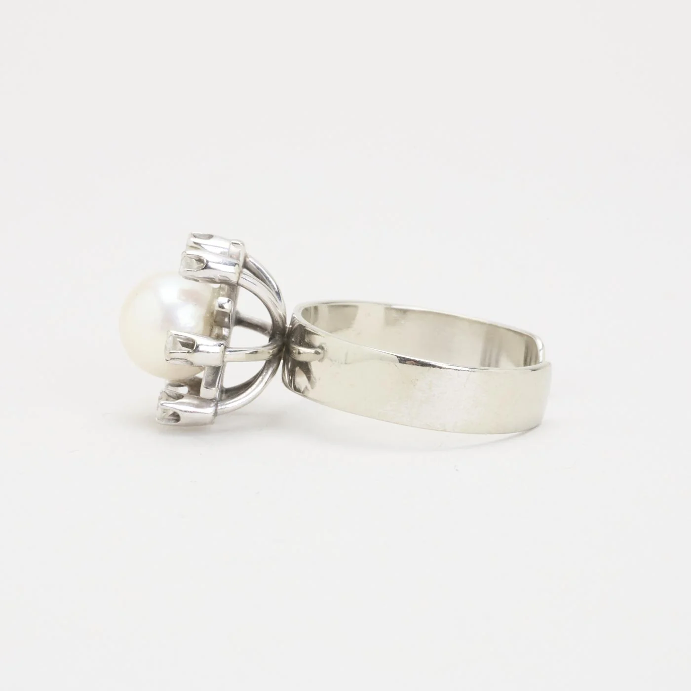 Pärlring med diamant (0.16 ct) i 18K vitt guld med en pärla strl. 18.5 / strl. 58 - Image 5