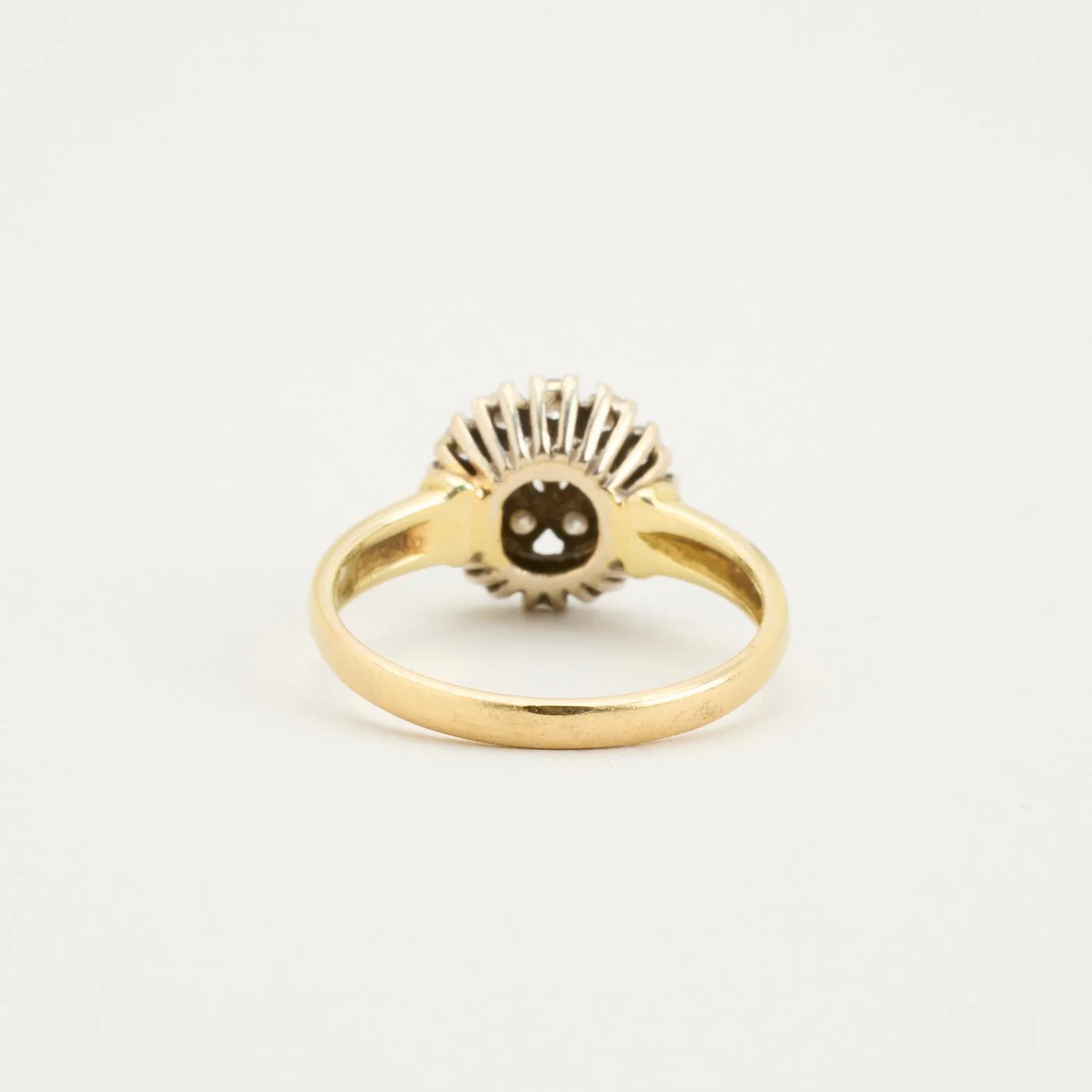 Illusion ring med diamant (0.7 ct) i 14K vitt guld strl. 19.1 / strl. 60 - Image 4