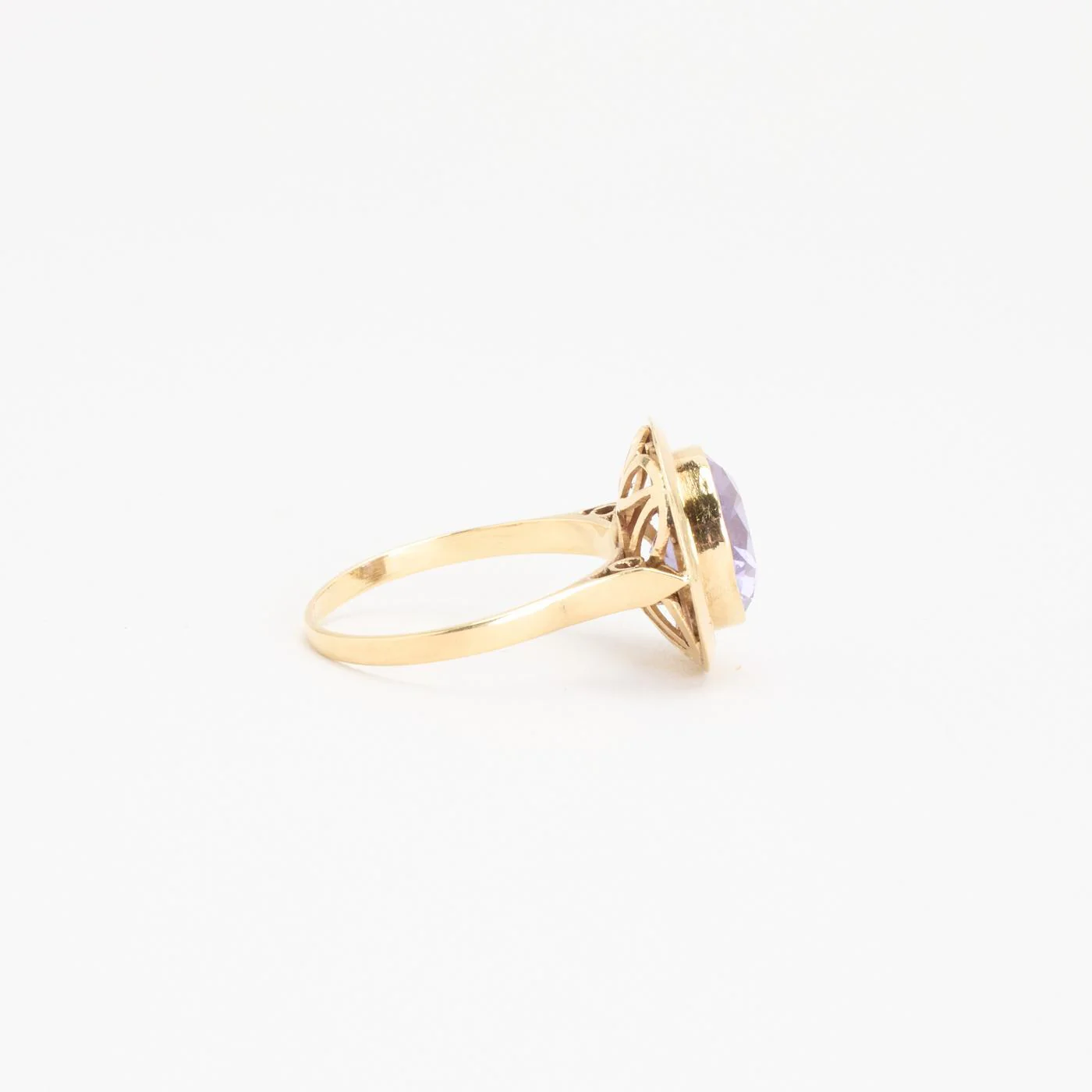Cocktailring i 14K guld med en syntetisk safir strl. 19.1 / strl. 60 - Image 3