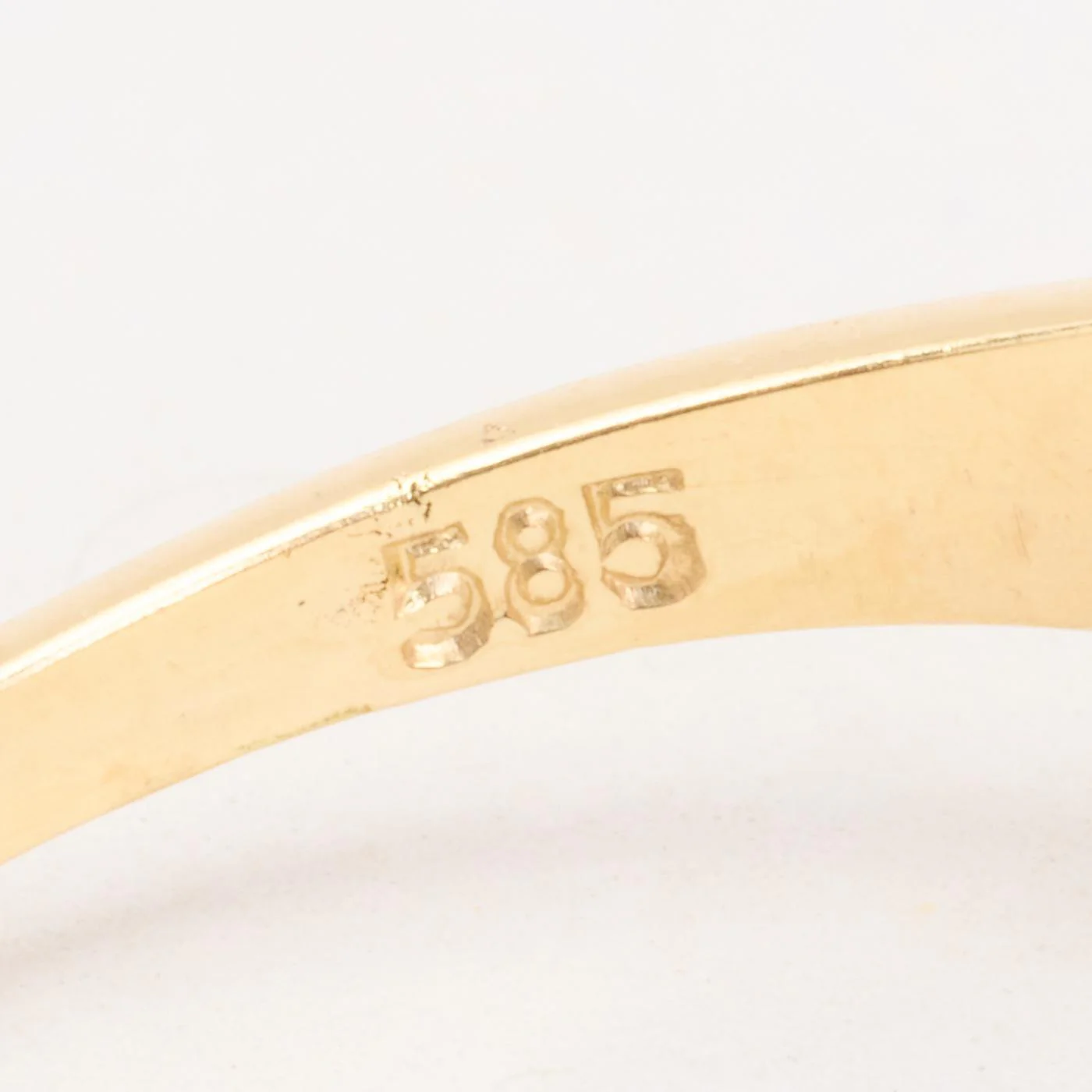 Geometrisk ring med diamant (0.34 ct) i 14K guld strl. 15.6 / strl. 49 - Image 6