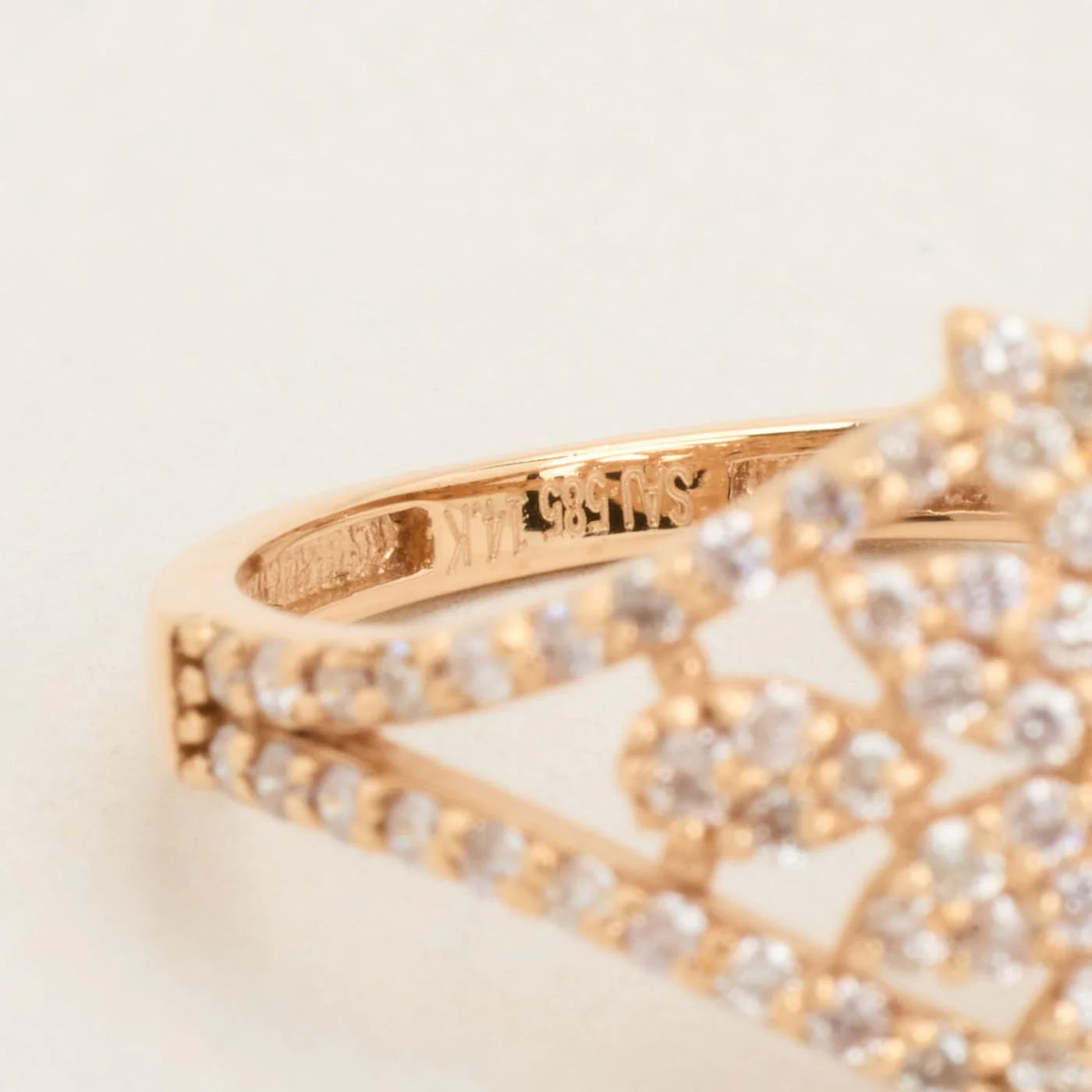 Blomsterring med diamant (0.7 ct) i 14K roséguld strl. 16.9 / strl. 53 - Image 6