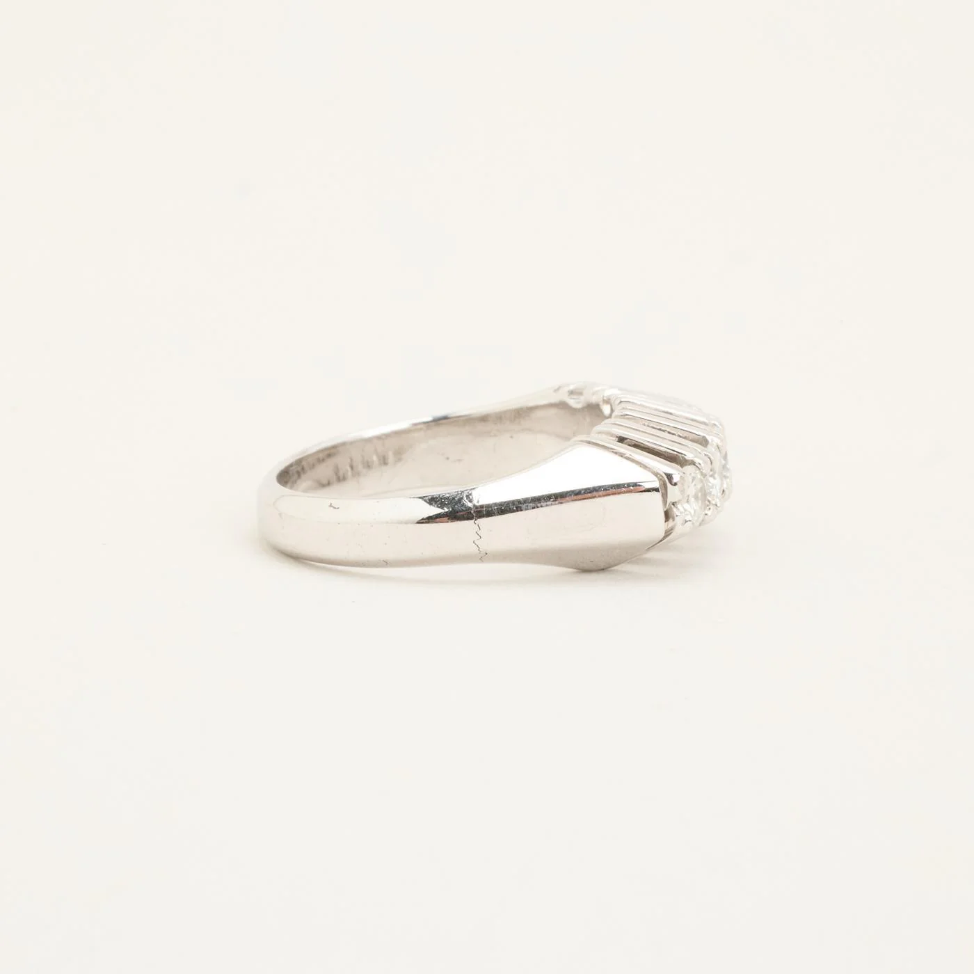 Femstensring med diamant (0.67 ct) i 18K vitt guld strl. 15.6 / strl. 49 - Image 3