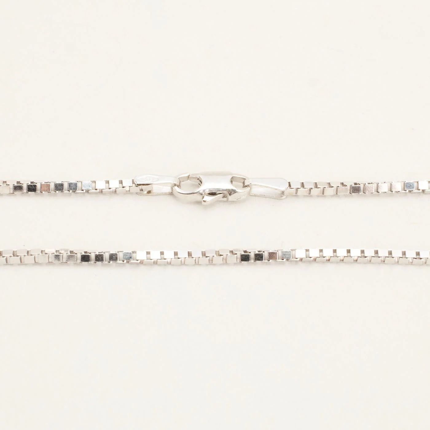 Venezia solitärhalsband med diamant (0.06 ct) i 14K vitt guld, 45.5 cm, 5.5 g - Image 5