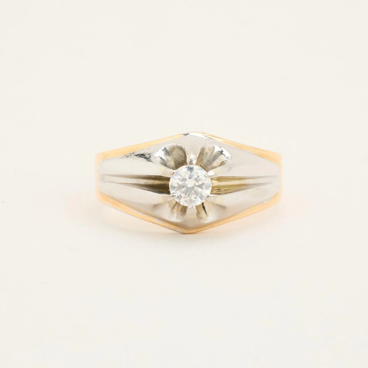 Signetring med diamant (0.35 ct) i 18K guld och vitt guld strl. 17.2 / strl. 54