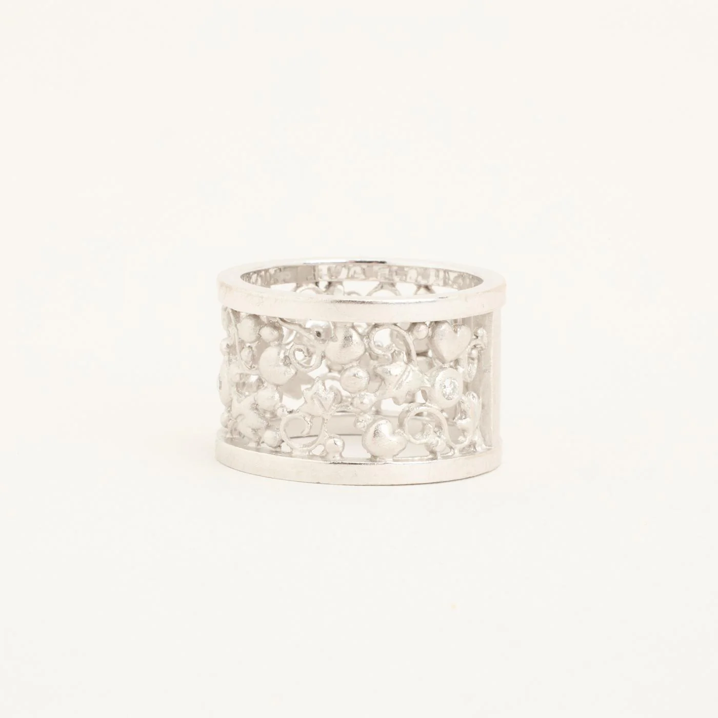 Ole Lynggaard Tornerose spetsring med diamant (0.09 ct) i 18K vitt guld strl. 18.8 - 19.1 / strl. 59 - 60 - Image 5