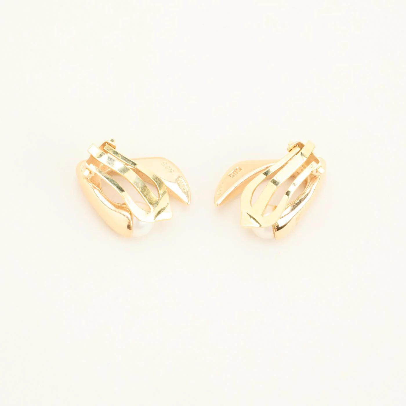 Örclips i 14K guld med en pärla, 2.1 cm, - Image 4