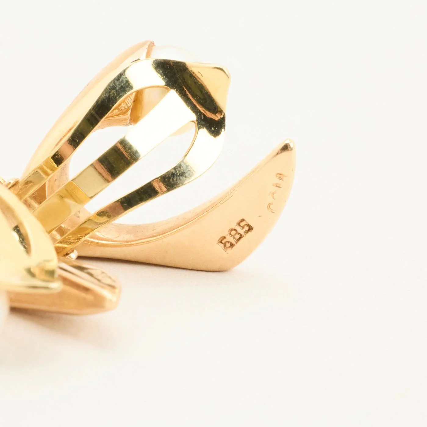 Örclips i 14K guld med en pärla, 2.1 cm, - Image 5