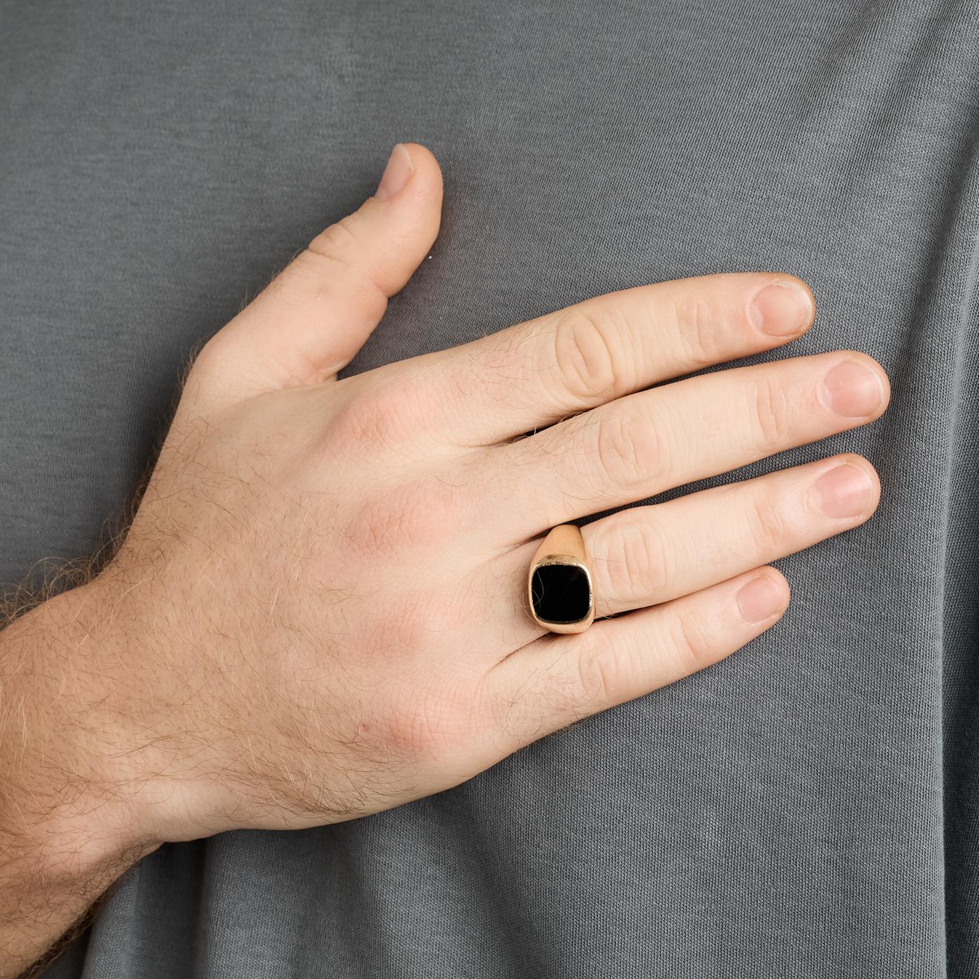 Signetring i 14K guld med en onyx strl. 21.3 / strl. 67 - Image 2