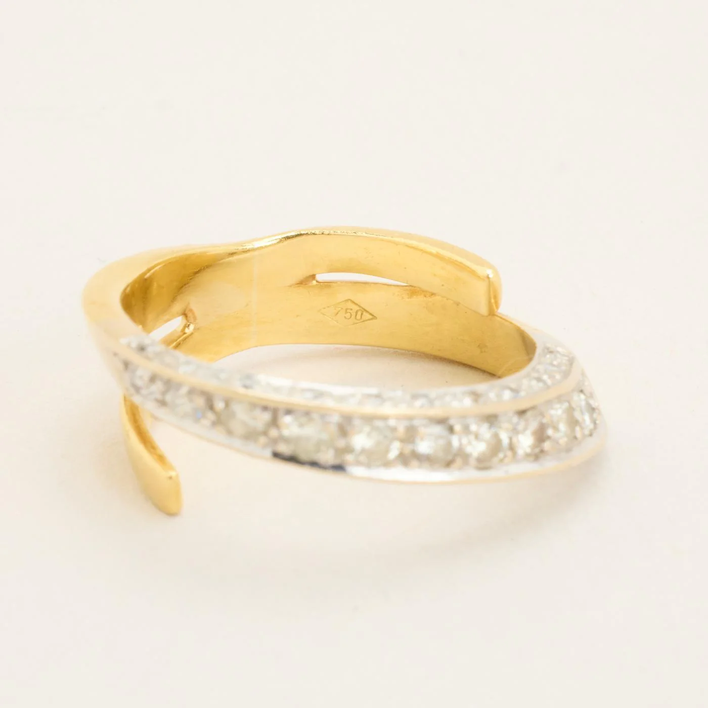 Crossoverring med diamant (0.56 ct) i 18K guld och vitt guld strl. 16.6 / strl. 52 - Image 6