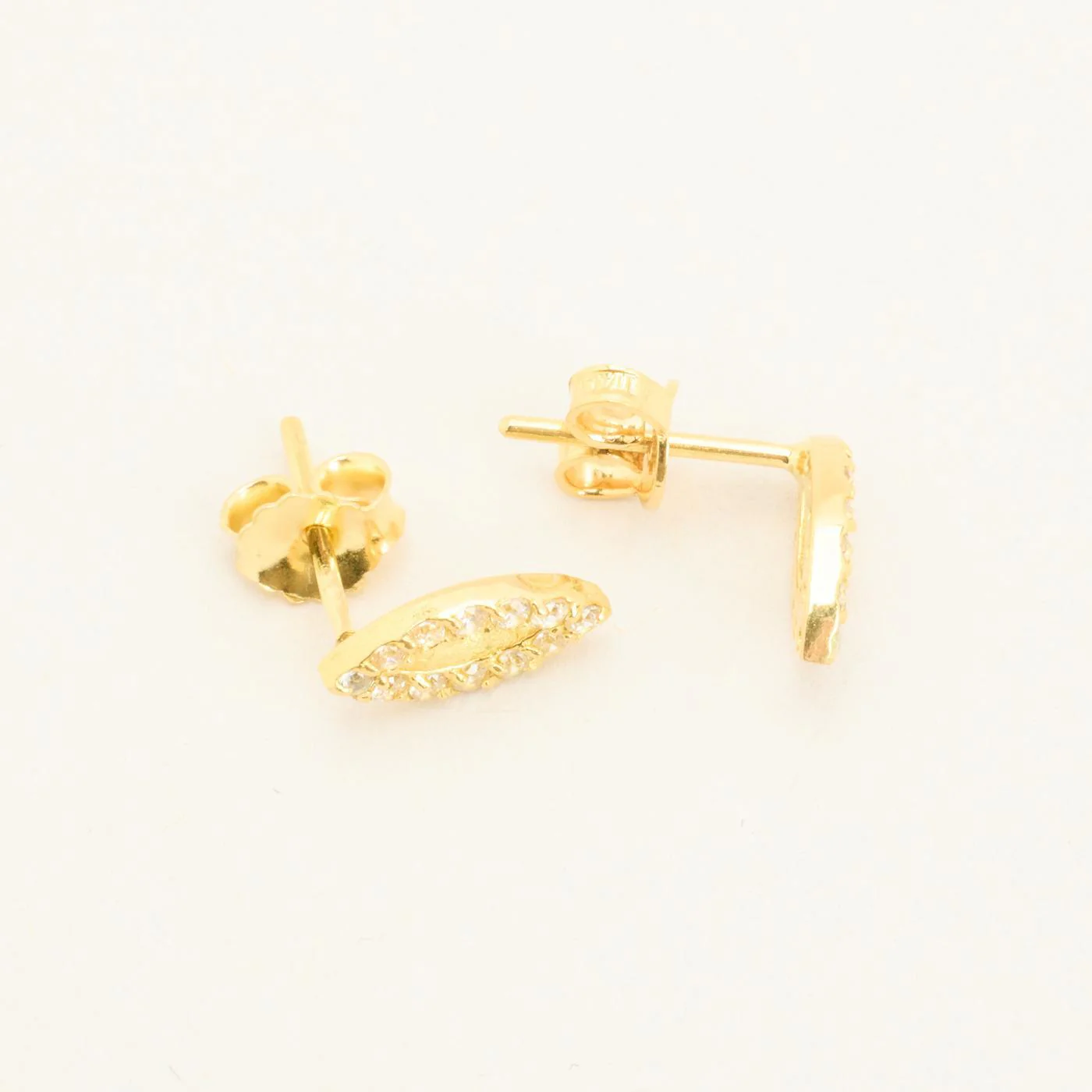 Pavéörhängen i 18K guld med en zirkonia, 1.5 cm, - Image 4