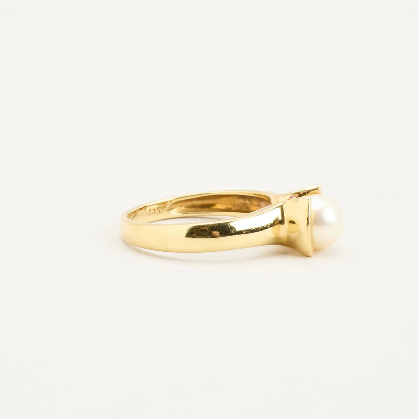 Pärlring i 14K guld med en pärla strl. 17.8 / strl. 56 - Image 3