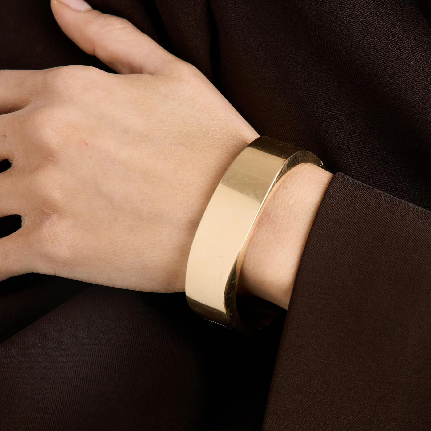 Armring med lås i 14K guld, 5.7 cm, 32.08 g - Image 2