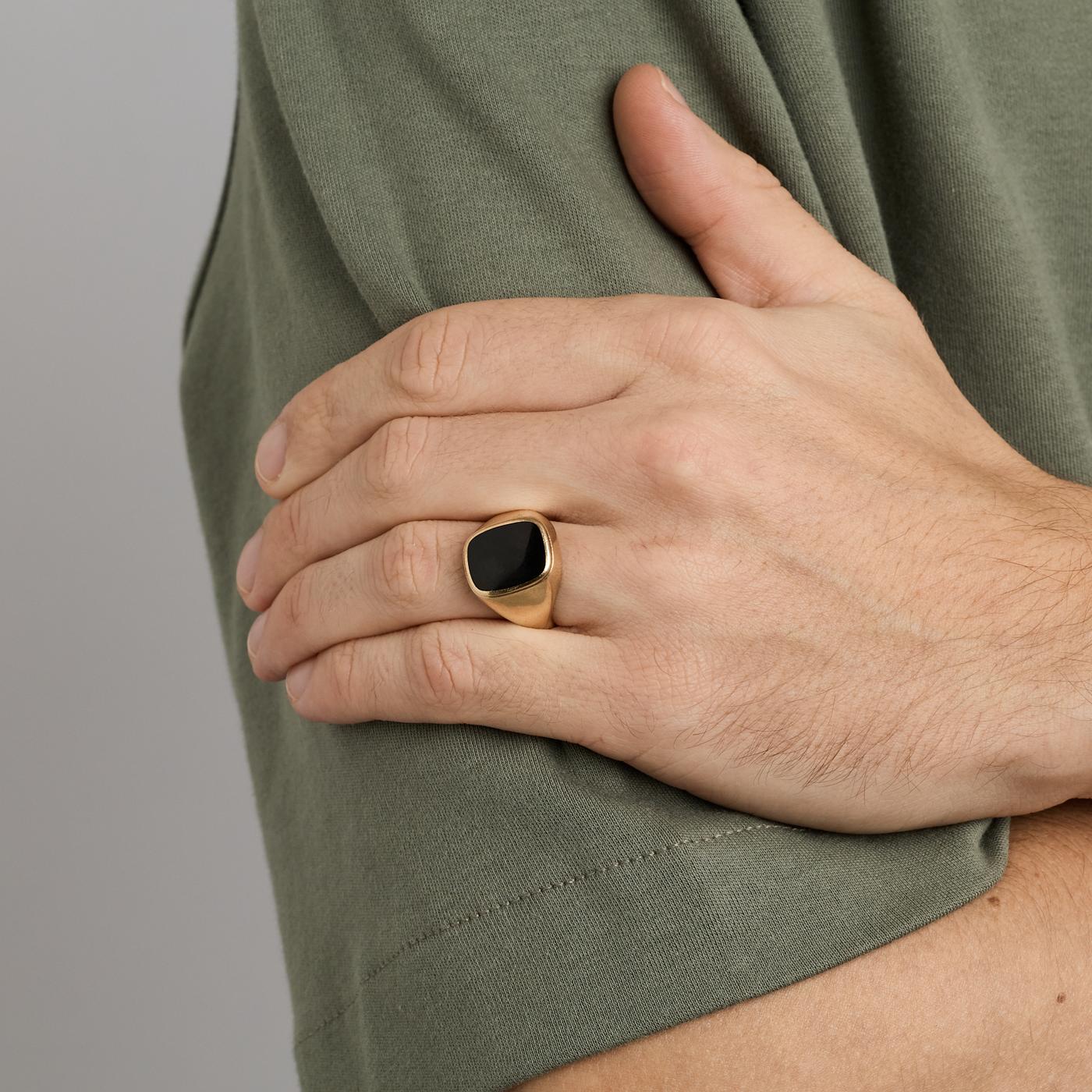 Signetring i 14K guld med en onyx strl. 19.4 / strl. 61 - Image 2