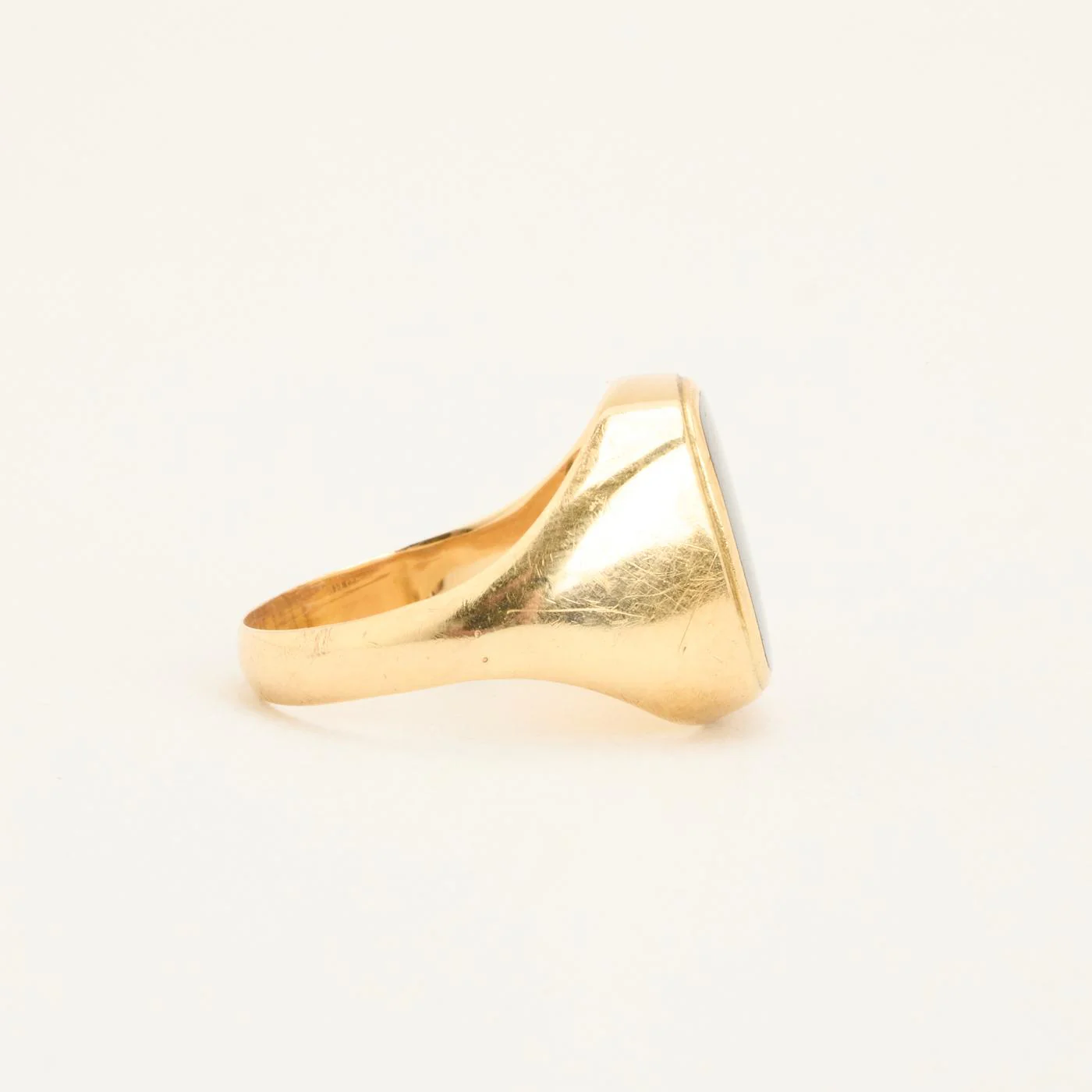 Signetring i 14K guld med en onyx strl. 19.4 / strl. 61 - Image 3