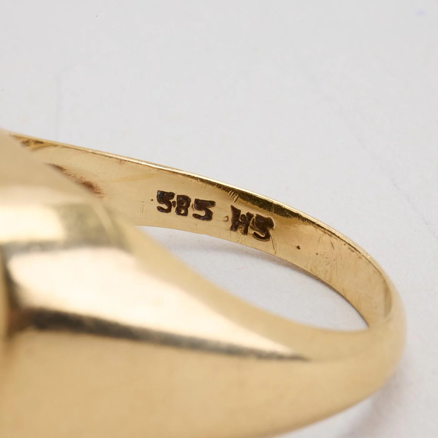 Signetring i 14K guld med en onyx strl. 19.7 / strl. 62 - Image 6