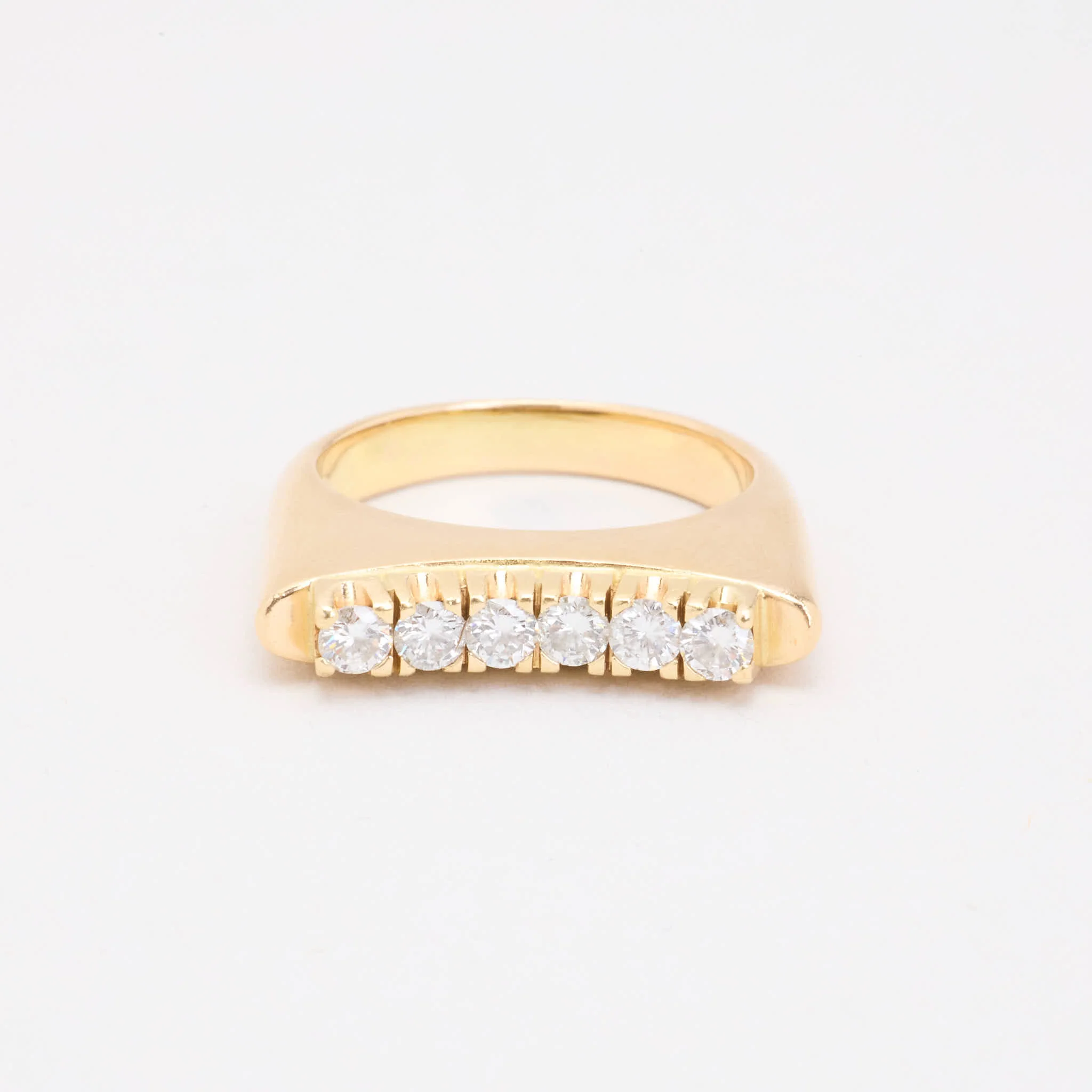 Signetring med diamant (0.54 ct) i 14K guld strl. 17.2 / strl. 54