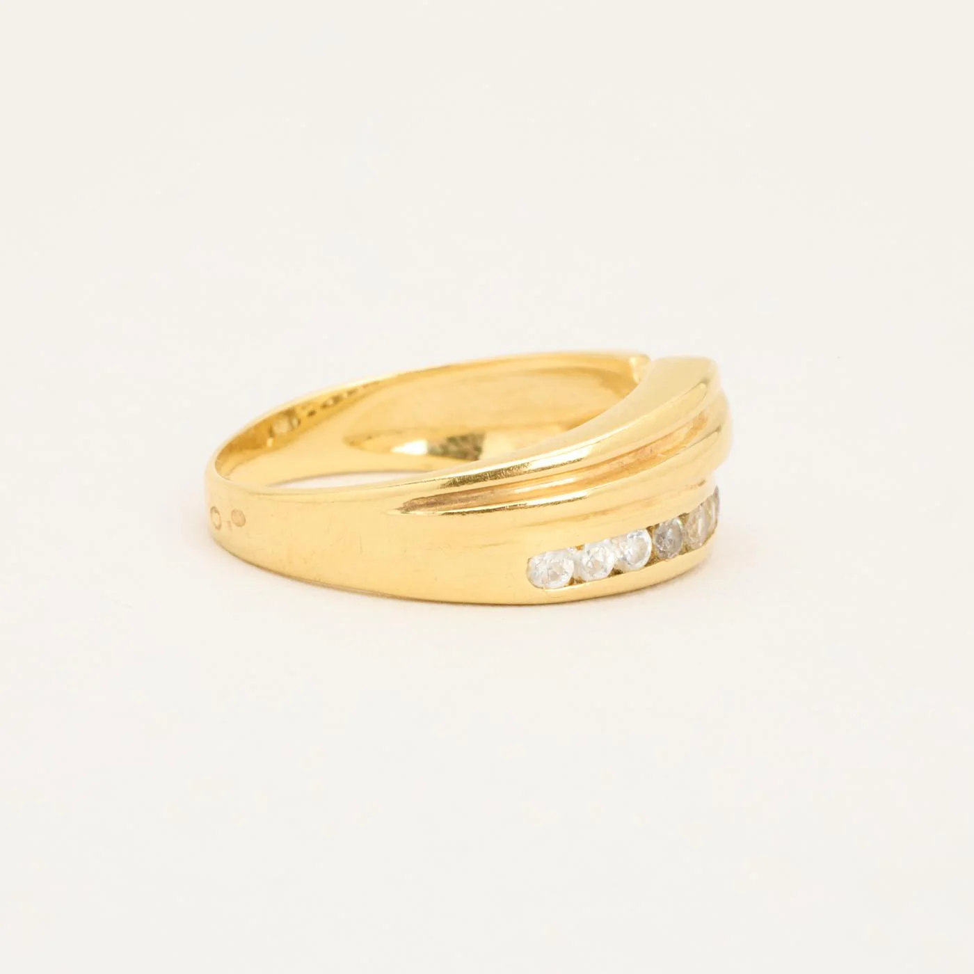 Crossoverring i 18K guld med en zirkonia strl. 17.8 / strl. 56 - Image 2