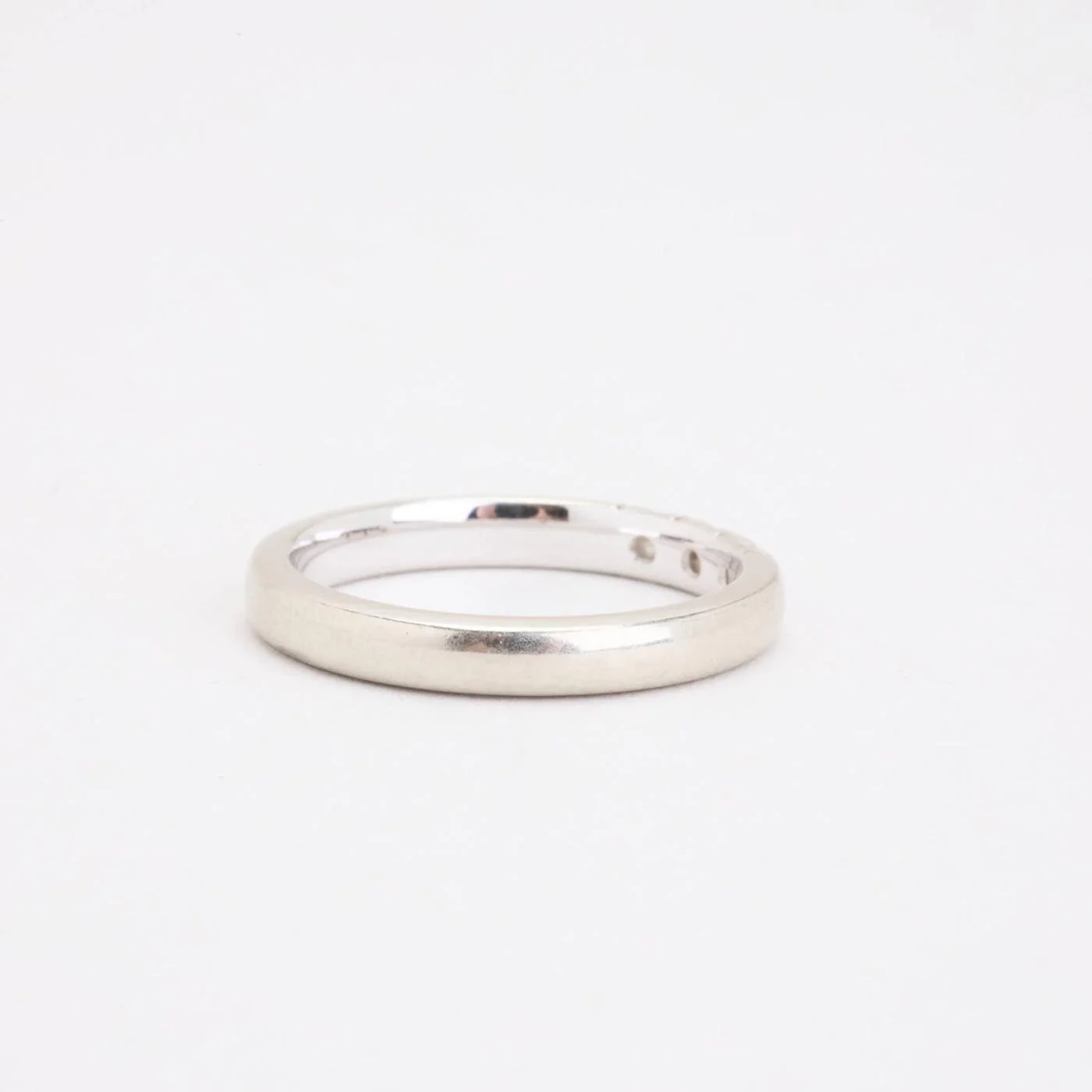 Alliansring med diamant (0.09 ct) i 14K vitt guld strl. 16.9 / strl. 53 - Image 2
