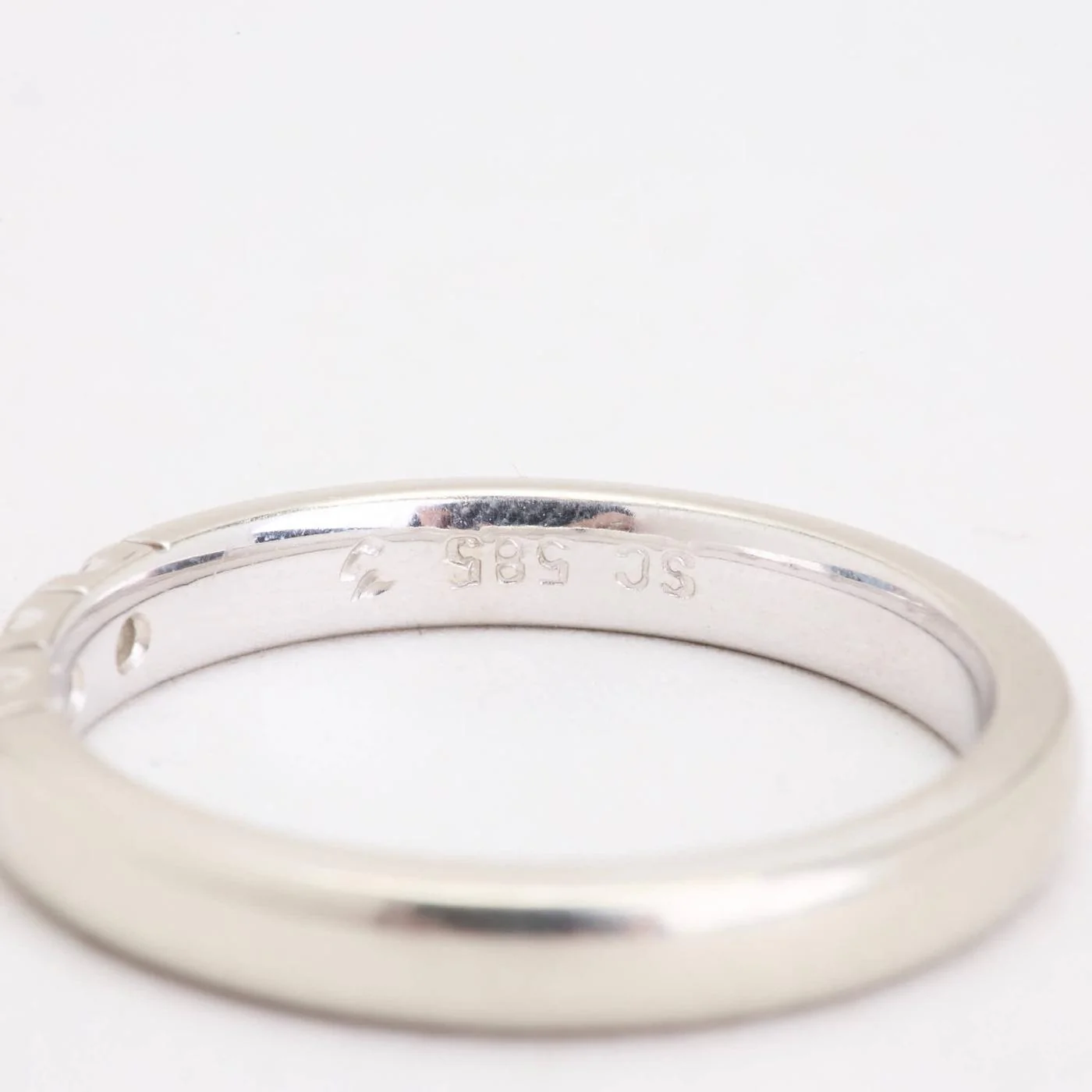 Alliansring med diamant (0.09 ct) i 14K vitt guld strl. 16.9 / strl. 53 - Image 5