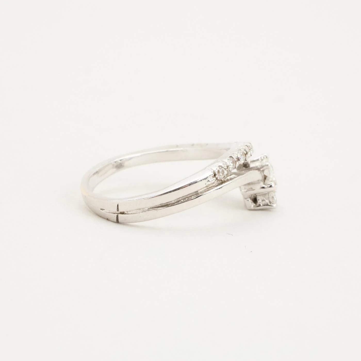 Blomsterring i 18K vitt guld med en zirkonia strl. 15.3 / strl. 48 - Image 2