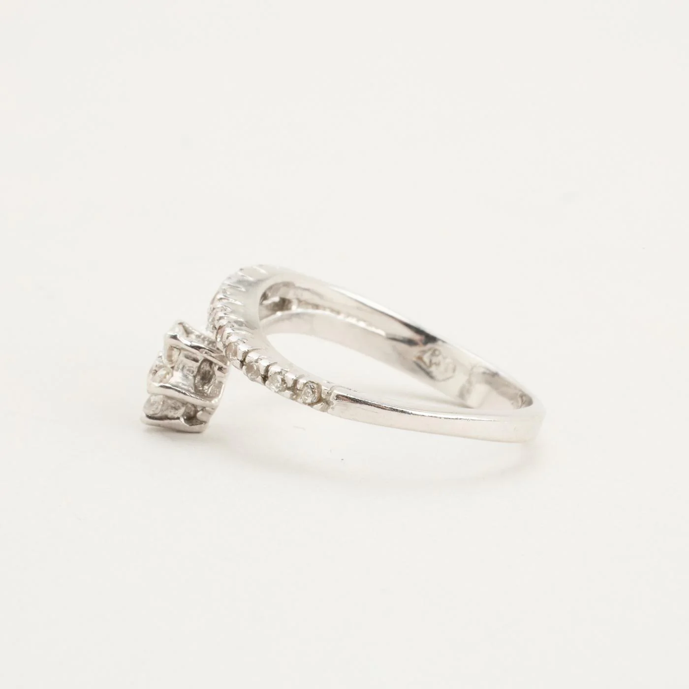 Blomsterring i 18K vitt guld med en zirkonia strl. 15.3 / strl. 48 - Image 4