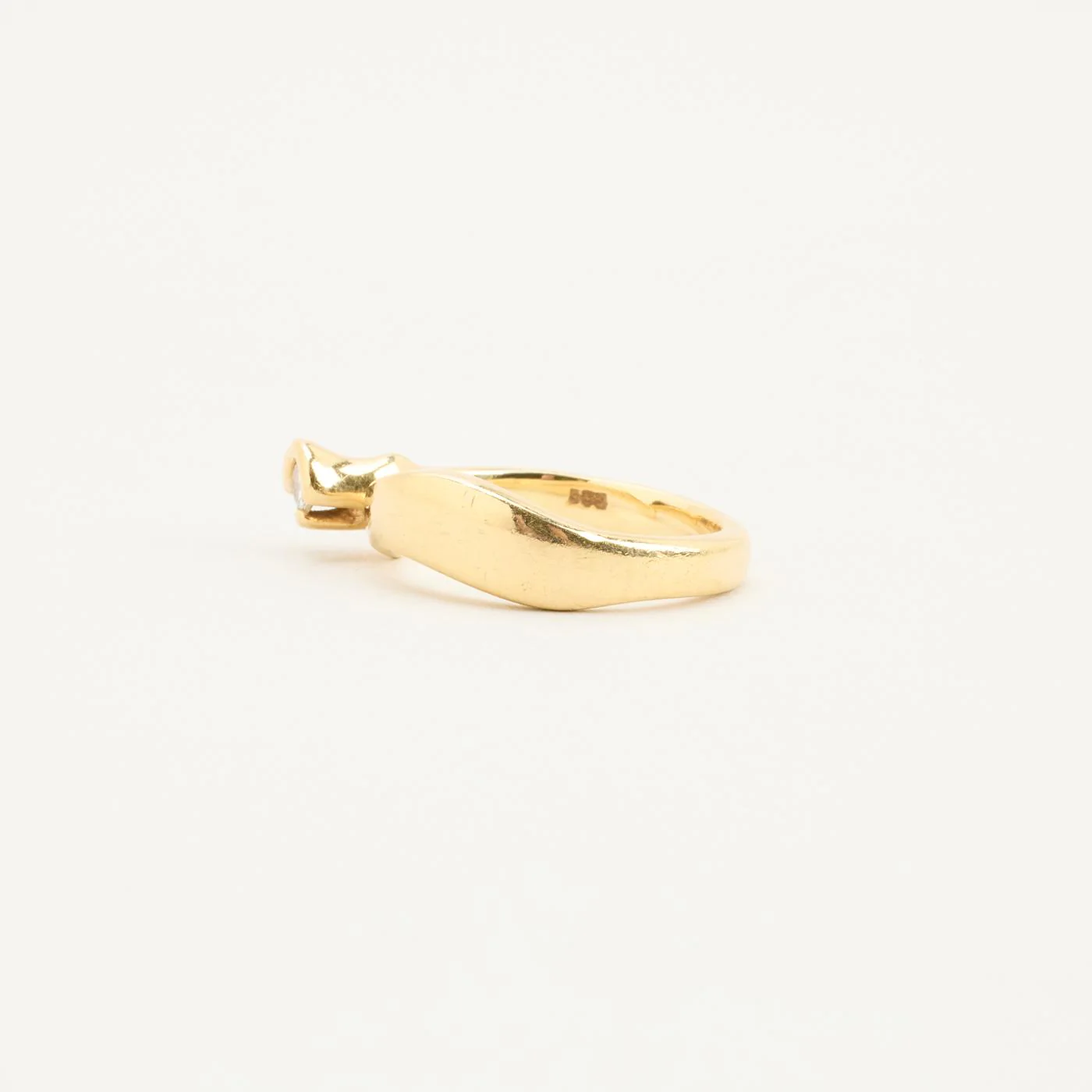 Crossoverring med diamant (0.1 ct) i 14K guld strl. 15.9 / strl. 50 - Image 4
